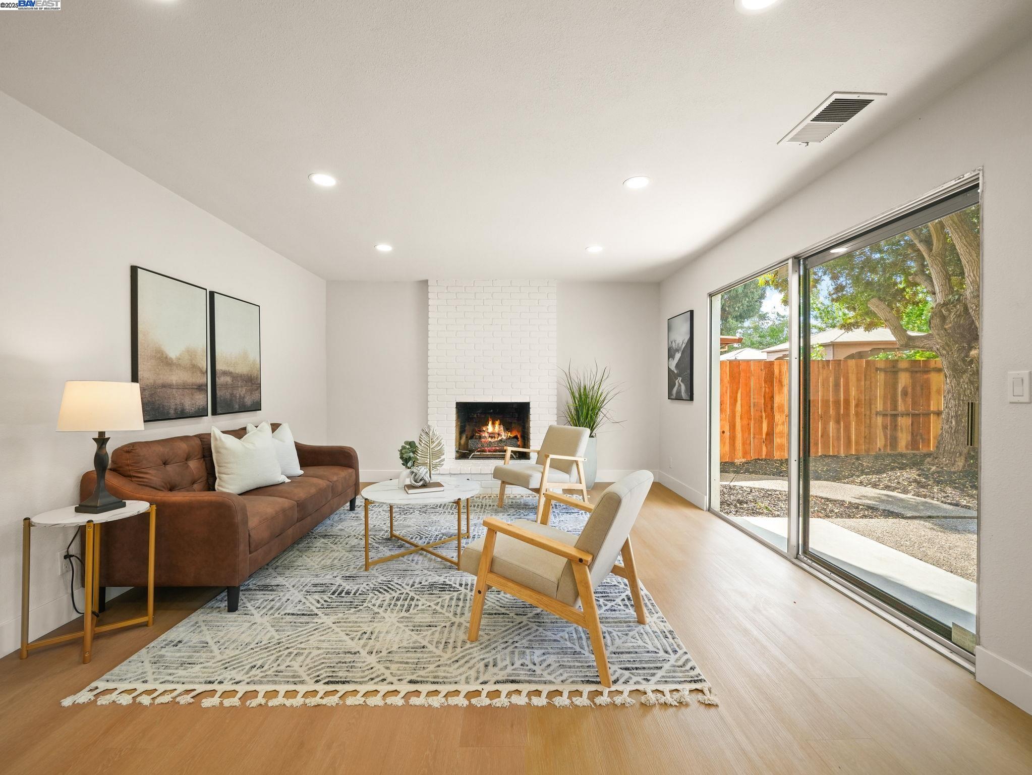Detail Gallery Image 11 of 39 For 425 Lexington Dr, Vallejo,  CA 94591-6817 - 4 Beds | 2/1 Baths