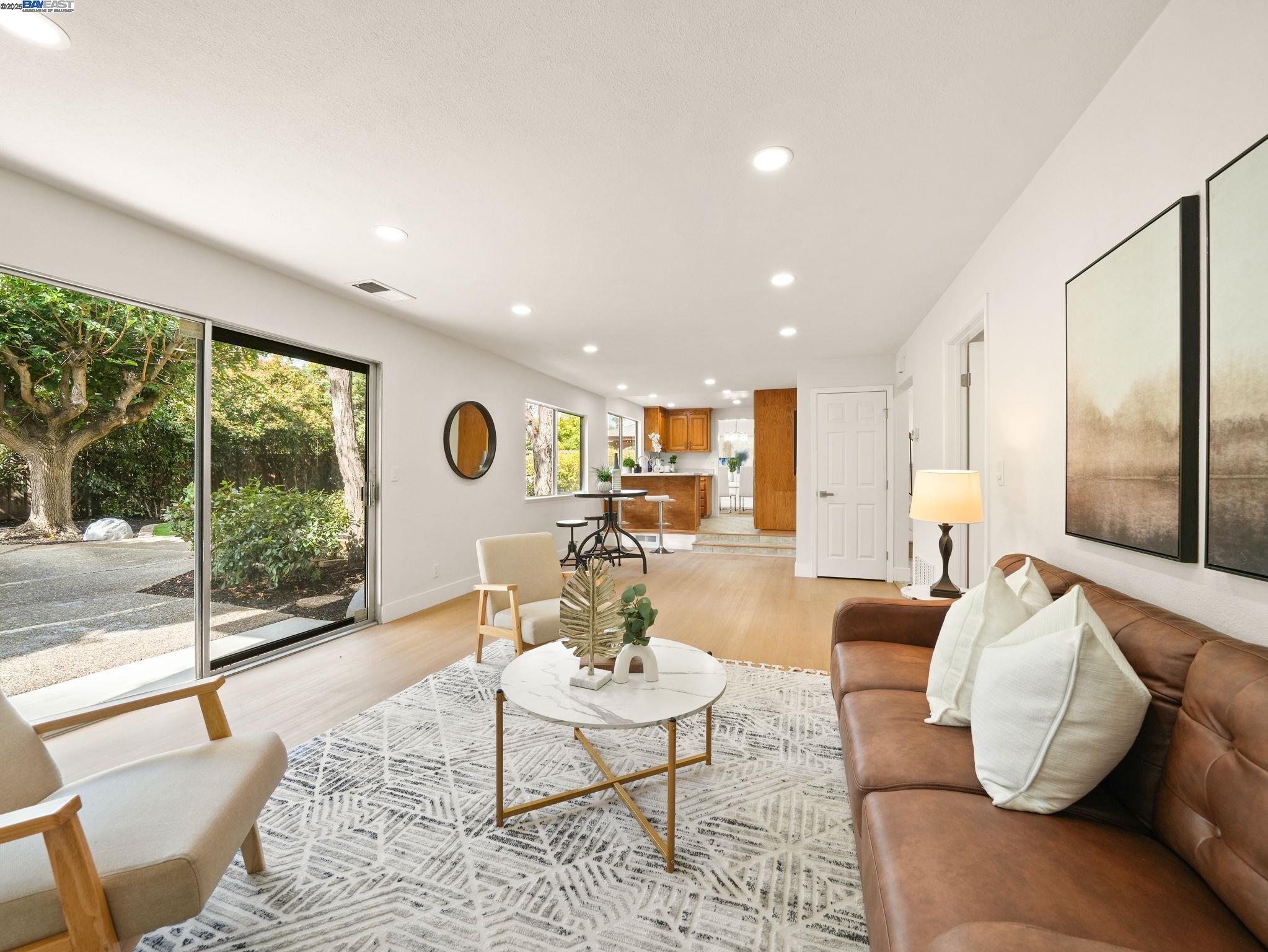 Detail Gallery Image 12 of 39 For 425 Lexington Dr, Vallejo,  CA 94591-6817 - 4 Beds | 2/1 Baths
