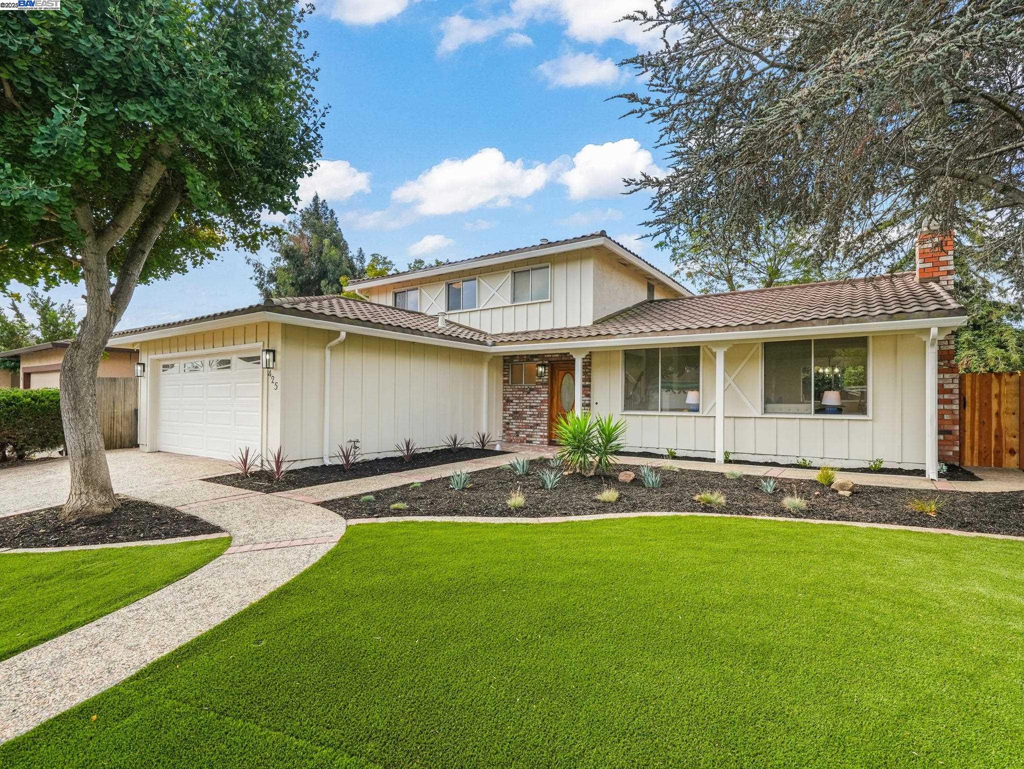 Detail Gallery Image 3 of 39 For 425 Lexington Dr, Vallejo,  CA 94591-6817 - 4 Beds | 2/1 Baths