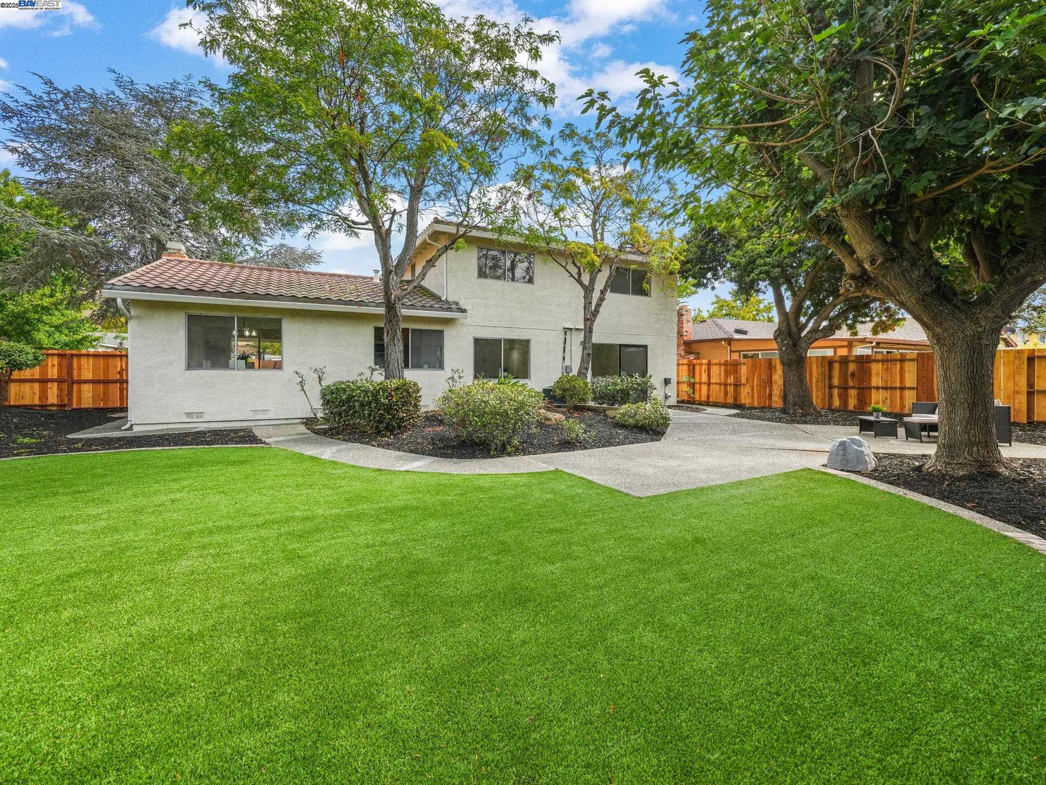 Detail Gallery Image 33 of 39 For 425 Lexington Dr, Vallejo,  CA 94591-6817 - 4 Beds | 2/1 Baths