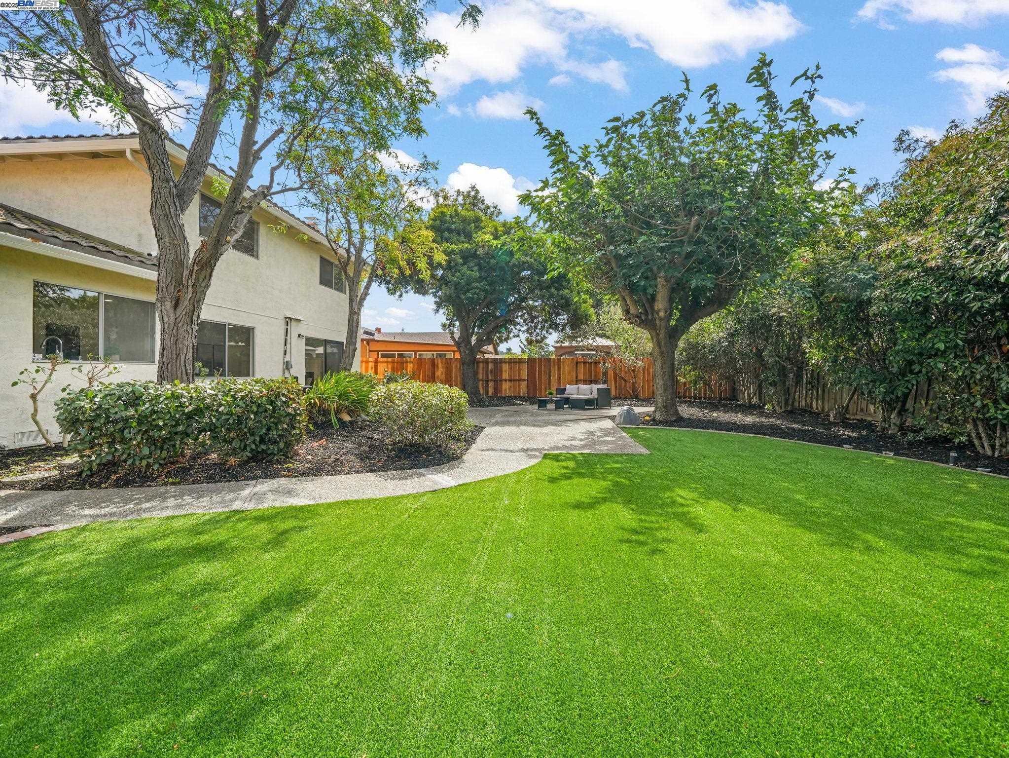 Detail Gallery Image 34 of 39 For 425 Lexington Dr, Vallejo,  CA 94591-6817 - 4 Beds | 2/1 Baths