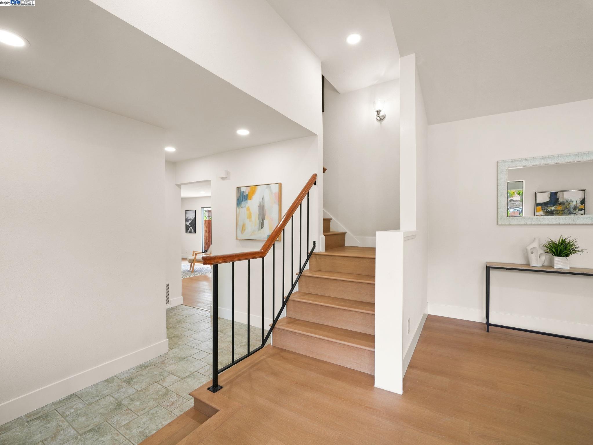 Detail Gallery Image 5 of 39 For 425 Lexington Dr, Vallejo,  CA 94591-6817 - 4 Beds | 2/1 Baths