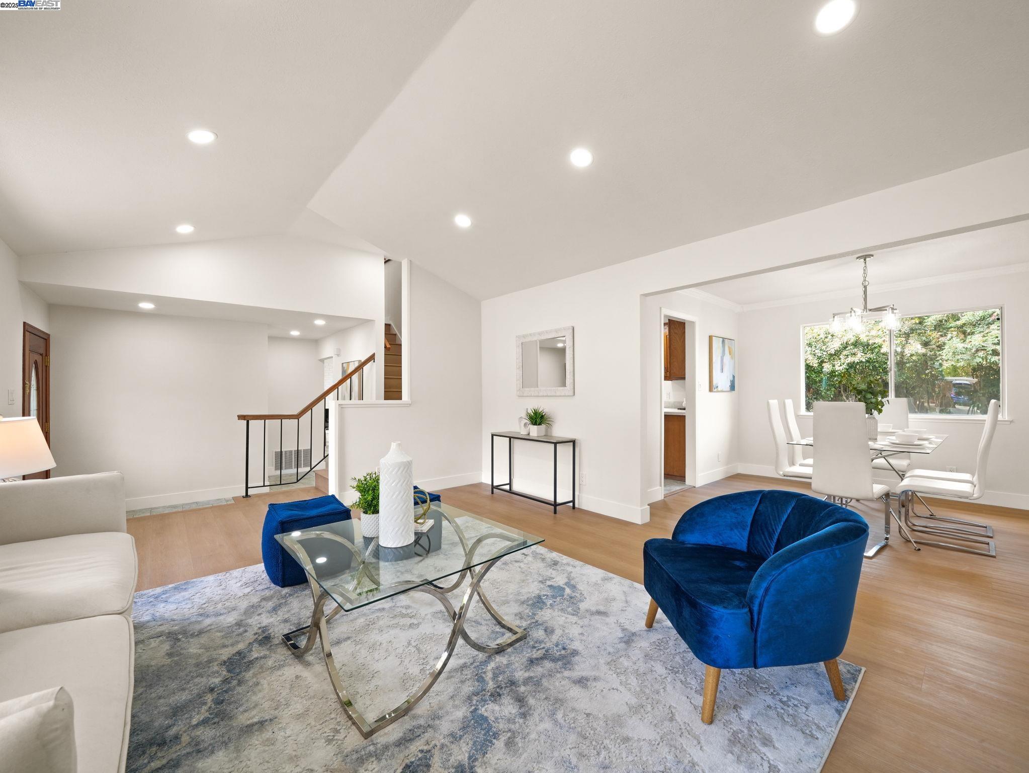 Detail Gallery Image 7 of 39 For 425 Lexington Dr, Vallejo,  CA 94591-6817 - 4 Beds | 2/1 Baths