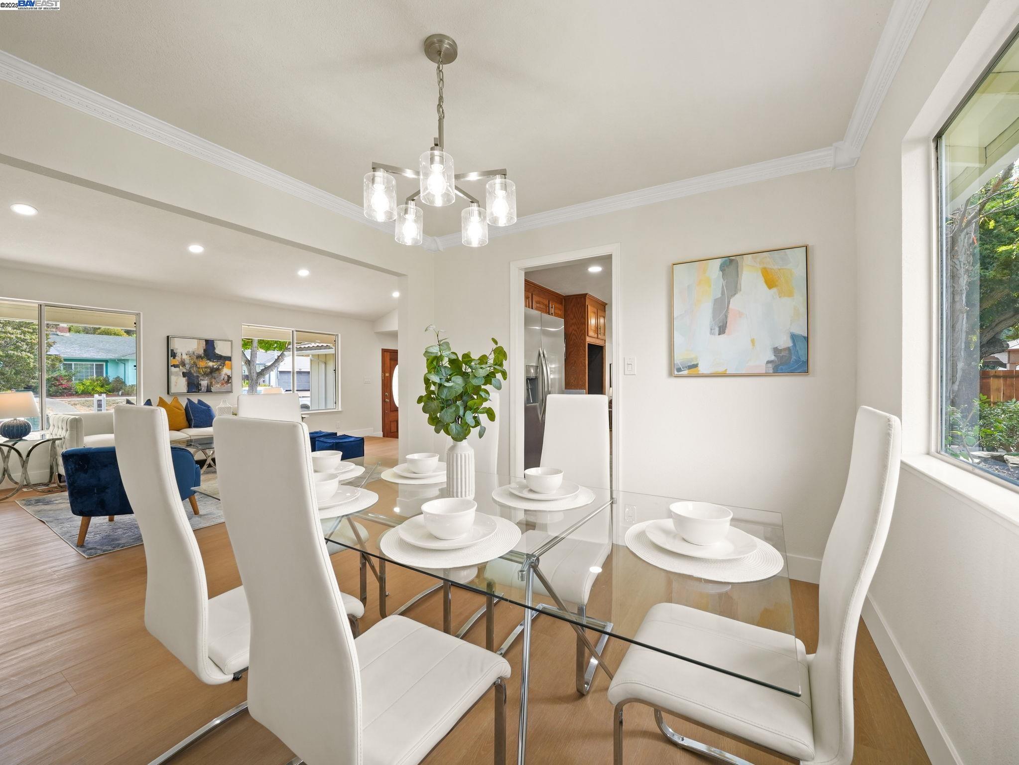 Detail Gallery Image 9 of 39 For 425 Lexington Dr, Vallejo,  CA 94591-6817 - 4 Beds | 2/1 Baths