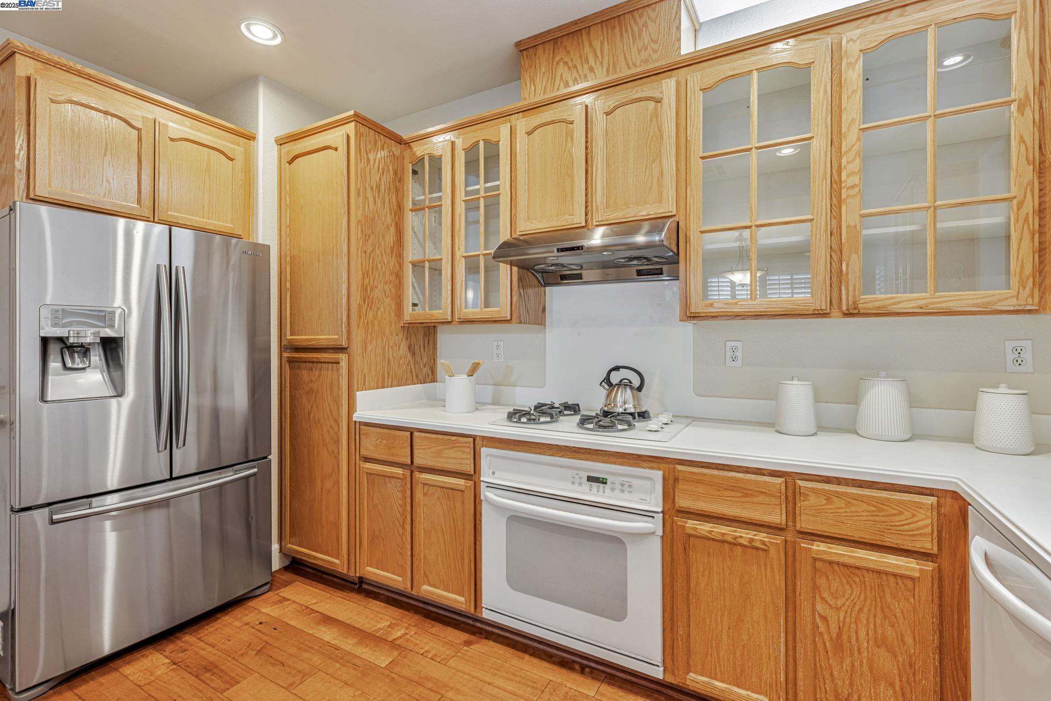 Detail Gallery Image 14 of 35 For 14 Poppy Hills, San Ramon,  CA 94568-2783 - 2 Beds | 2/1 Baths