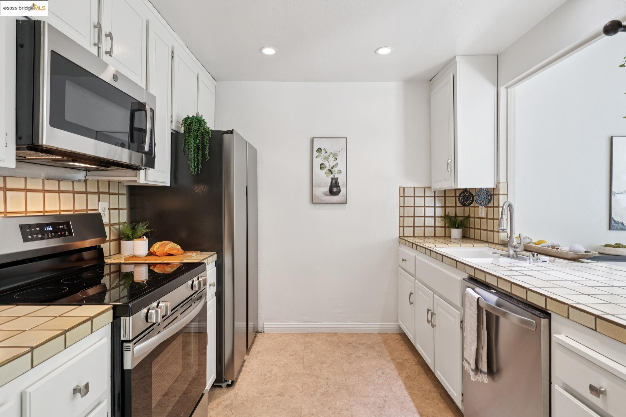 Photo #9: 41111484 Listing: Photo #9