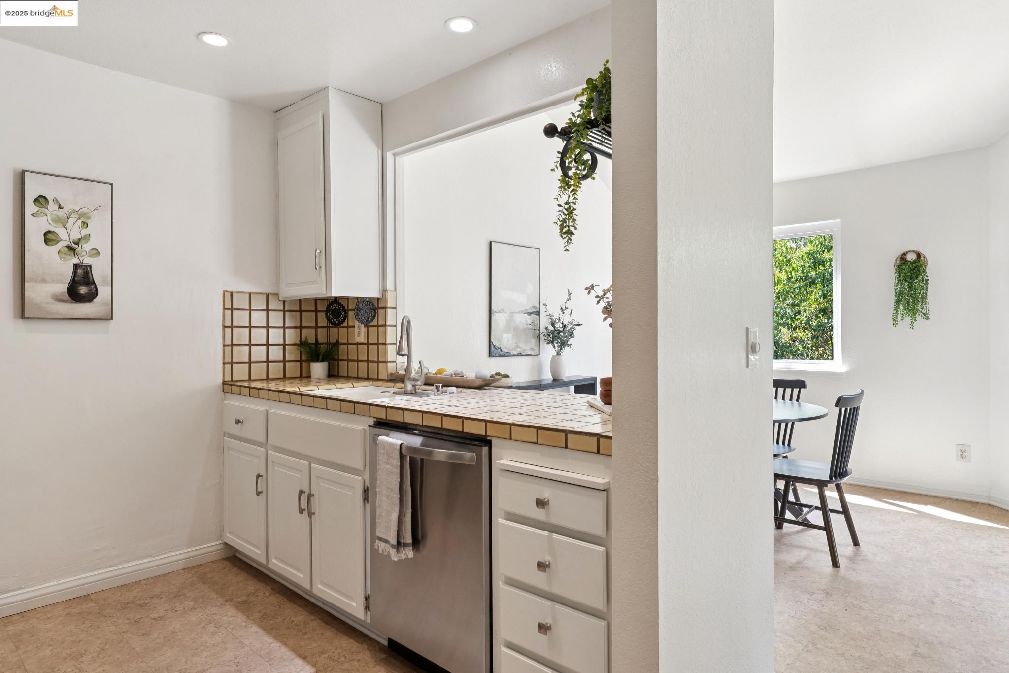 Photo #10: 41111484 Listing: Photo #10