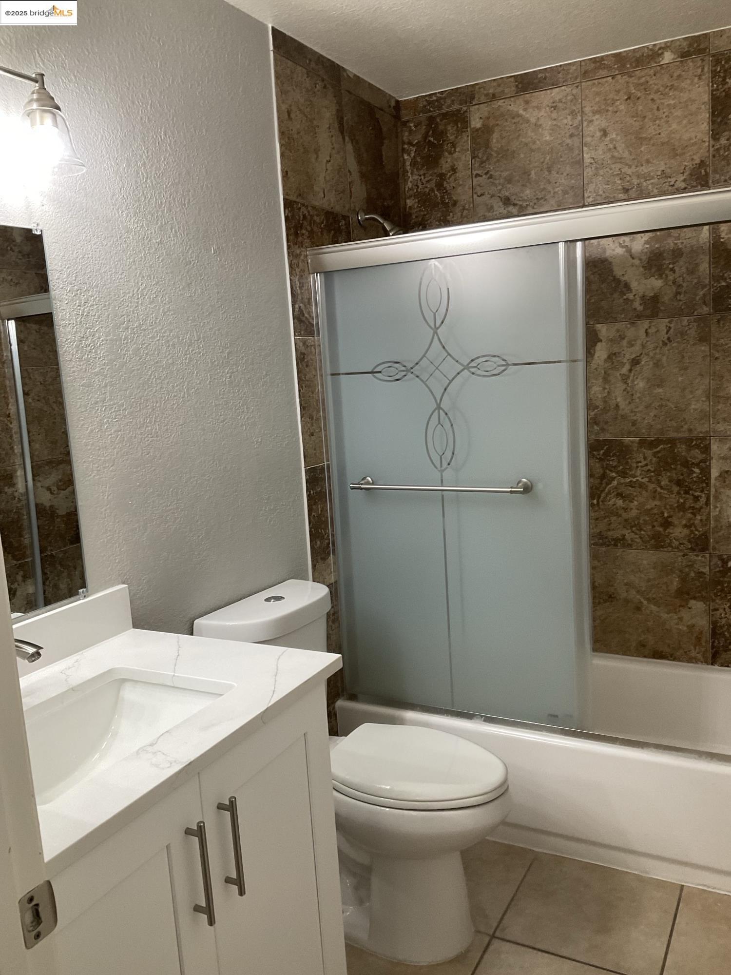 Detail Gallery Image 6 of 10 For 108 E Trident Drive, Pittsburg,  CA 94565 - 3 Beds | 1 Baths