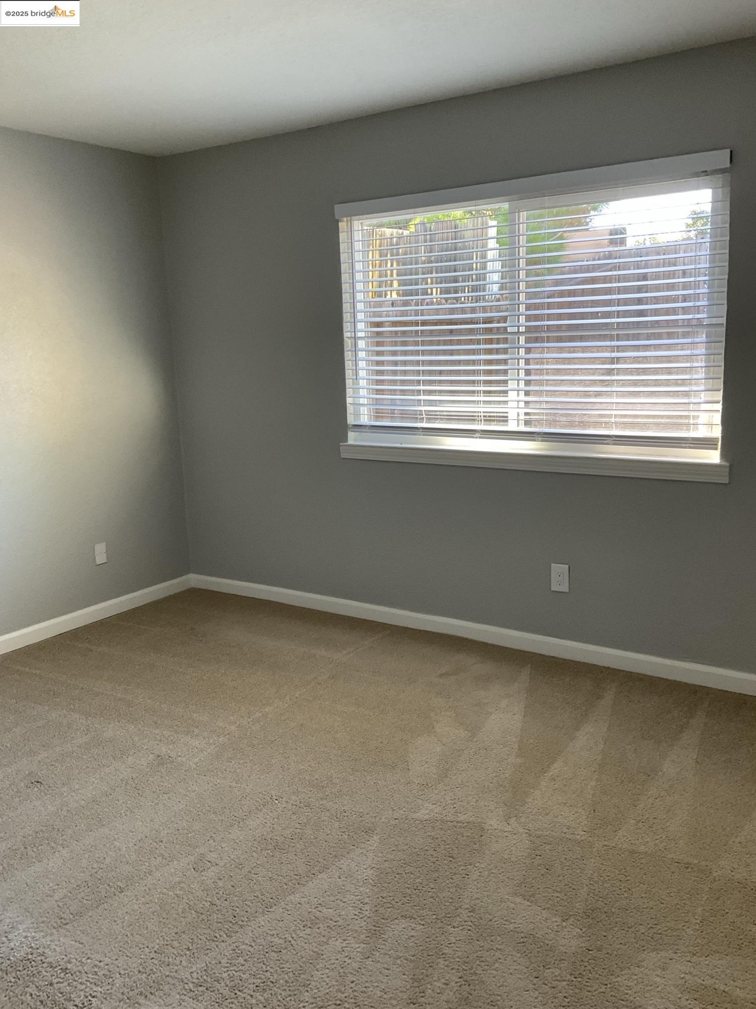 Detail Gallery Image 7 of 10 For 108 E Trident Drive, Pittsburg,  CA 94565 - 3 Beds | 1 Baths