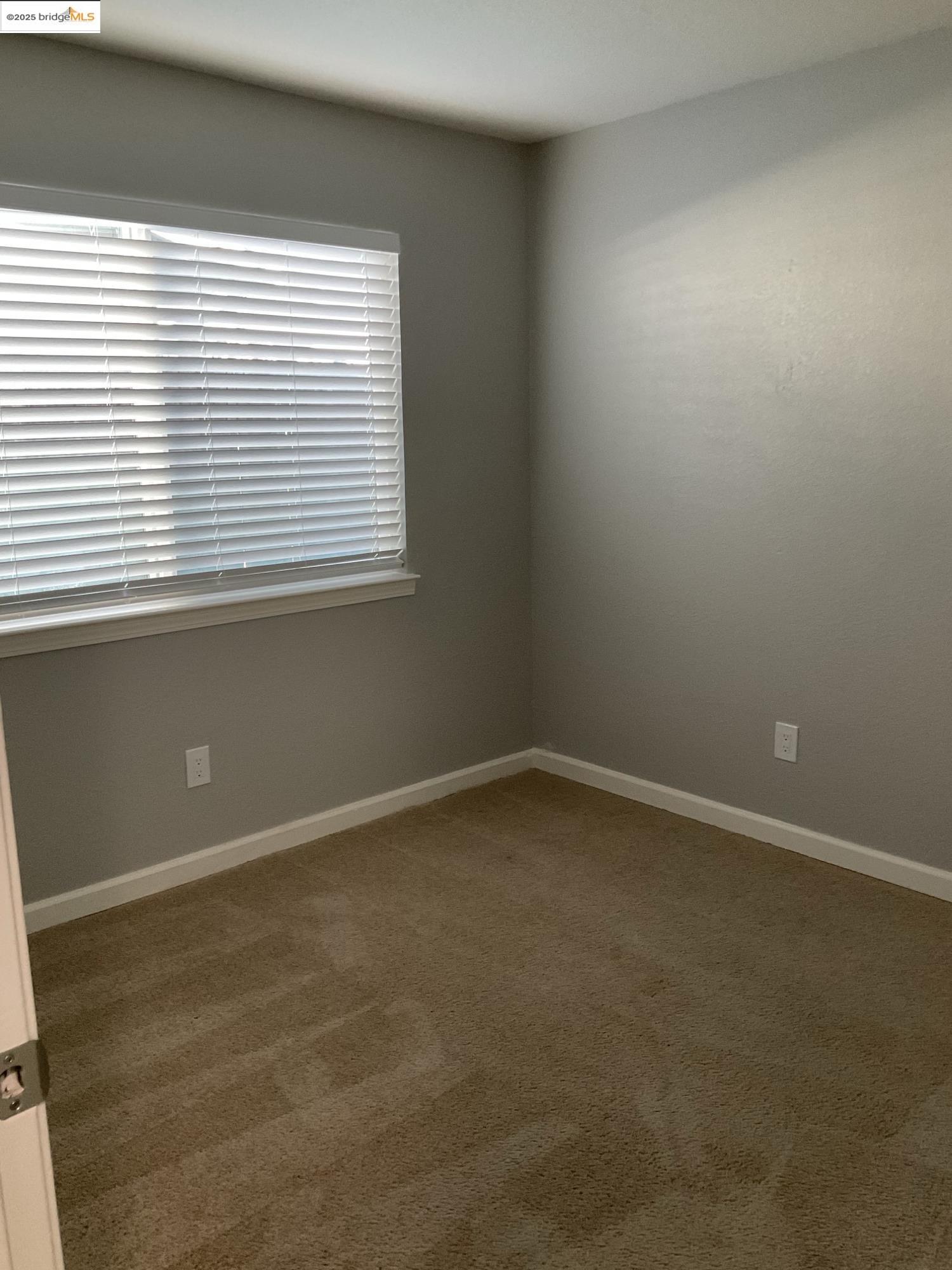 Detail Gallery Image 9 of 10 For 108 E Trident Drive, Pittsburg,  CA 94565 - 3 Beds | 1 Baths