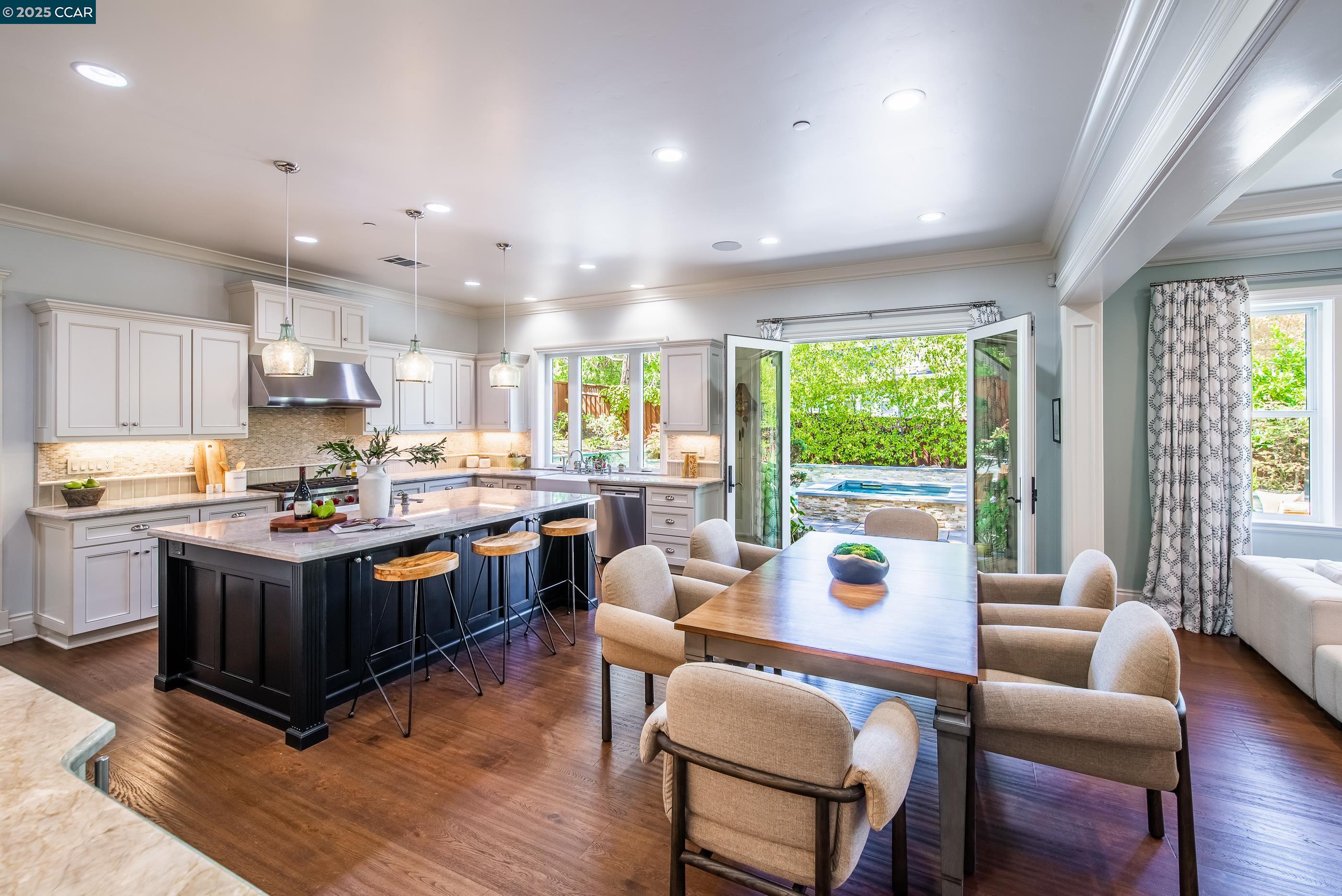 Detail Gallery Image 12 of 53 For 30 Ariey Lane, Lafayette,  CA 94549 - 5 Beds | 4/1 Baths