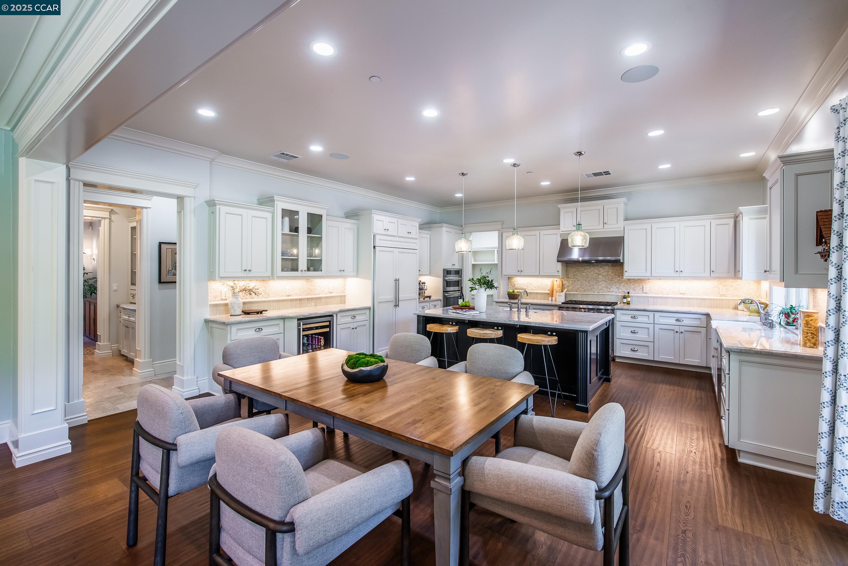 Detail Gallery Image 13 of 53 For 30 Ariey Lane, Lafayette,  CA 94549 - 5 Beds | 4/1 Baths