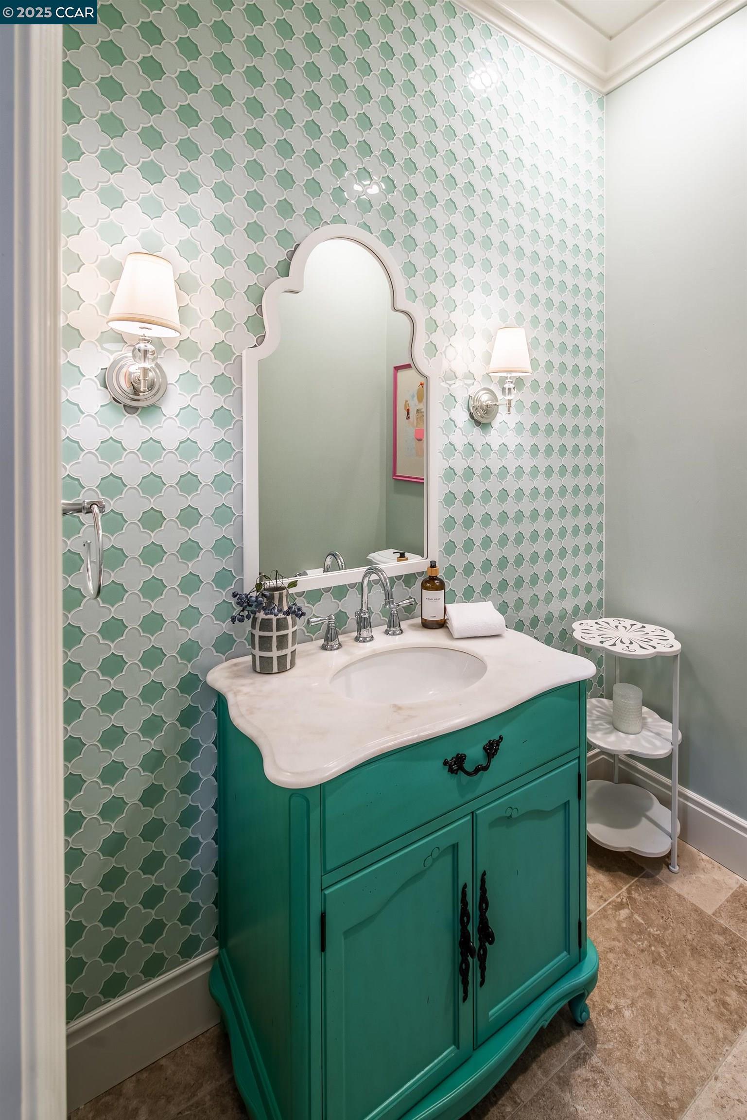 Detail Gallery Image 16 of 53 For 30 Ariey Lane, Lafayette,  CA 94549 - 5 Beds | 4/1 Baths