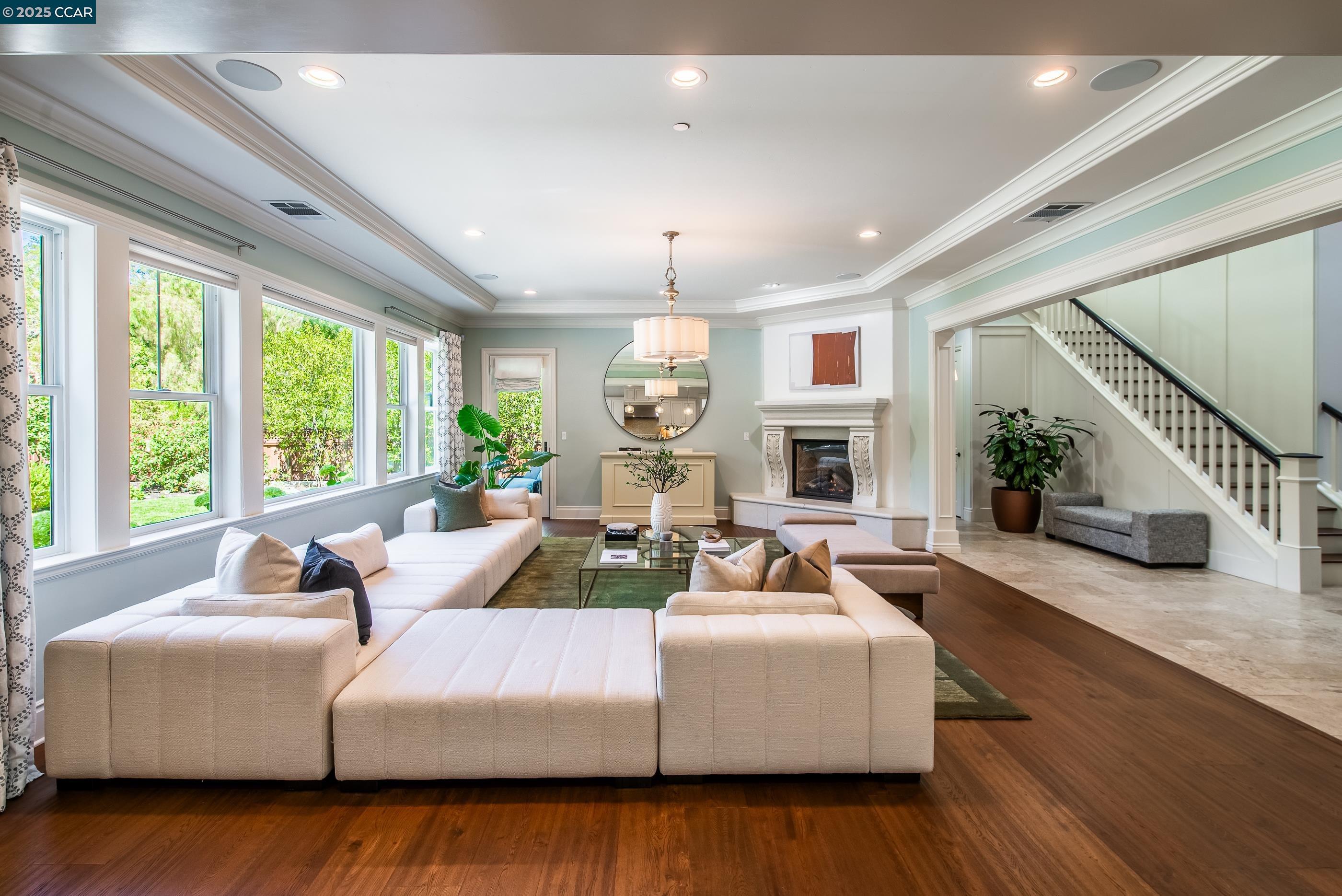 Detail Gallery Image 9 of 53 For 30 Ariey Lane, Lafayette,  CA 94549 - 5 Beds | 4/1 Baths
