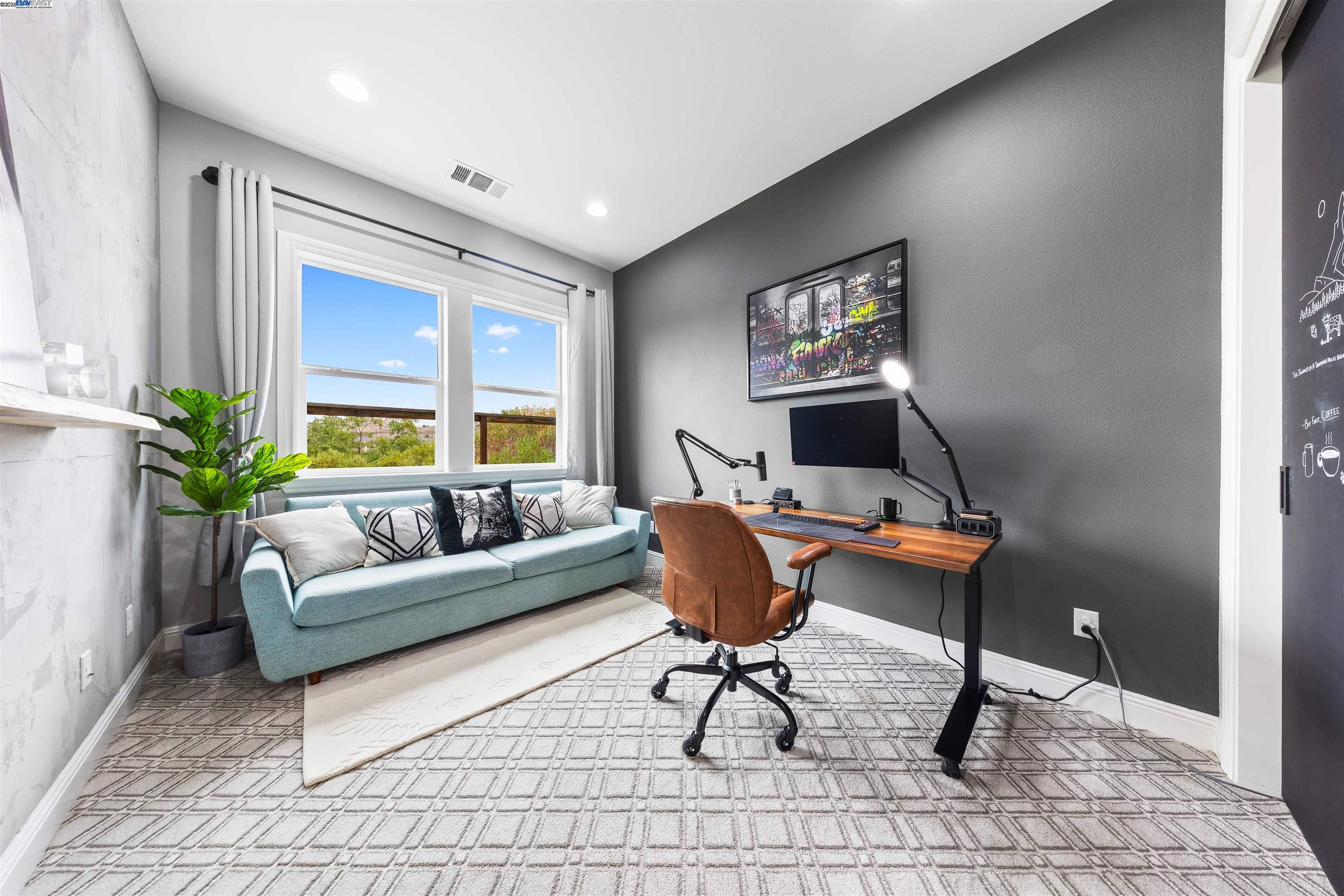 Detail Gallery Image 16 of 60 For 6132 Alpine Blue Dr, San Ramon,  CA 94582-5893 - 4 Beds | 3/1 Baths