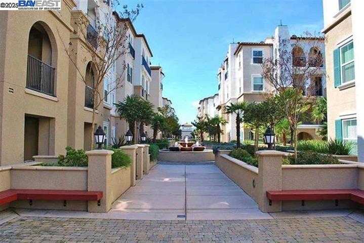 Detail Gallery Image 2 of 17 For 3420 Finnian Way #104,  Dublin,  CA 94568 - 2 Beds | 2/1 Baths