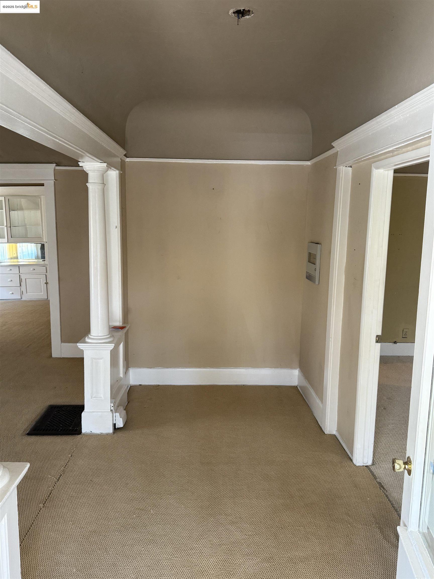 Detail Gallery Image 4 of 7 For 2817 S La Salle Ave, Los Angeles,  CA 90018 - 3 Beds | 2 Baths