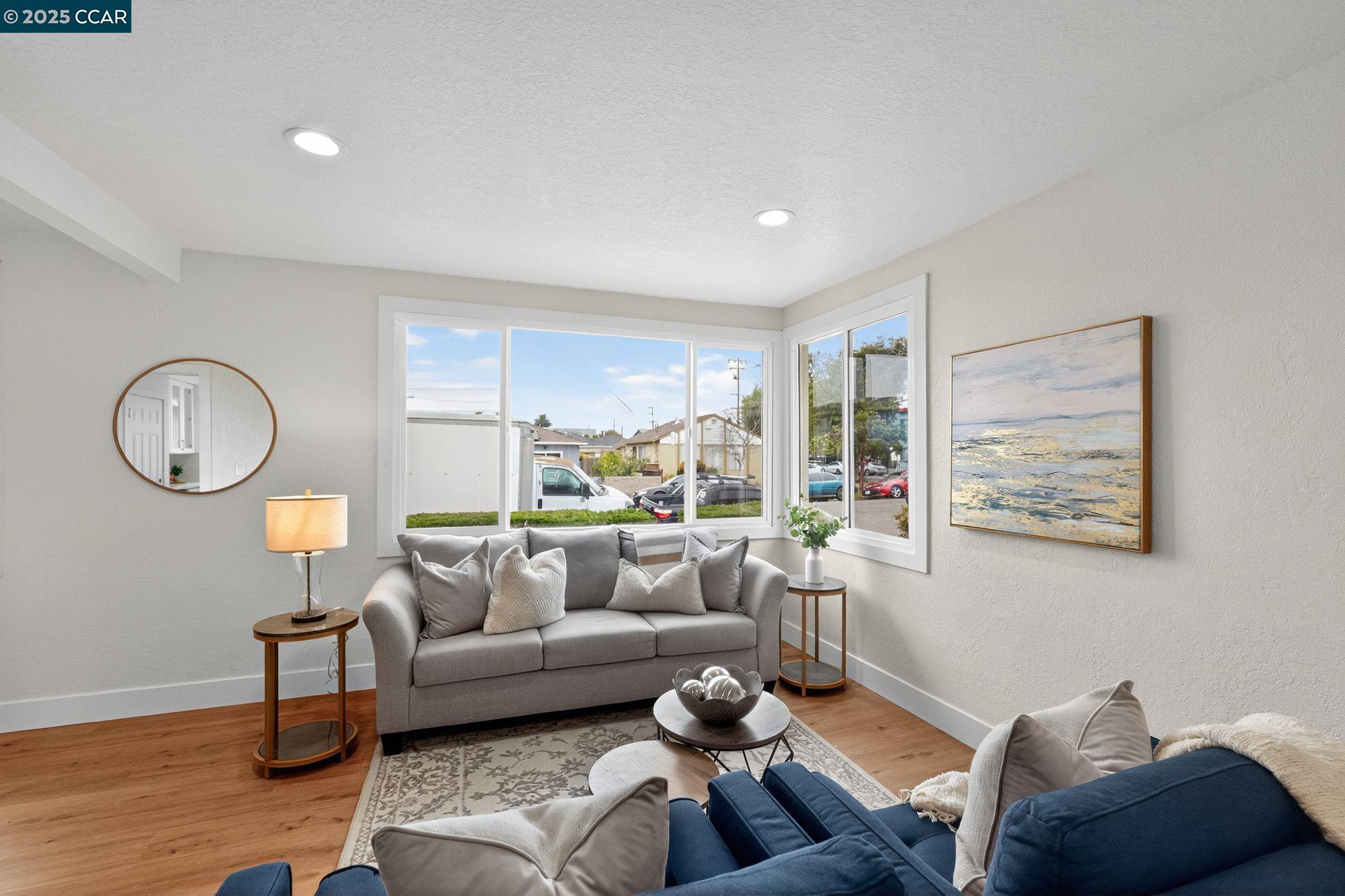 Detail Gallery Image 11 of 24 For 612 Lucas Avenue, Richmond,  CA 94801 - 3 Beds | 1 Baths