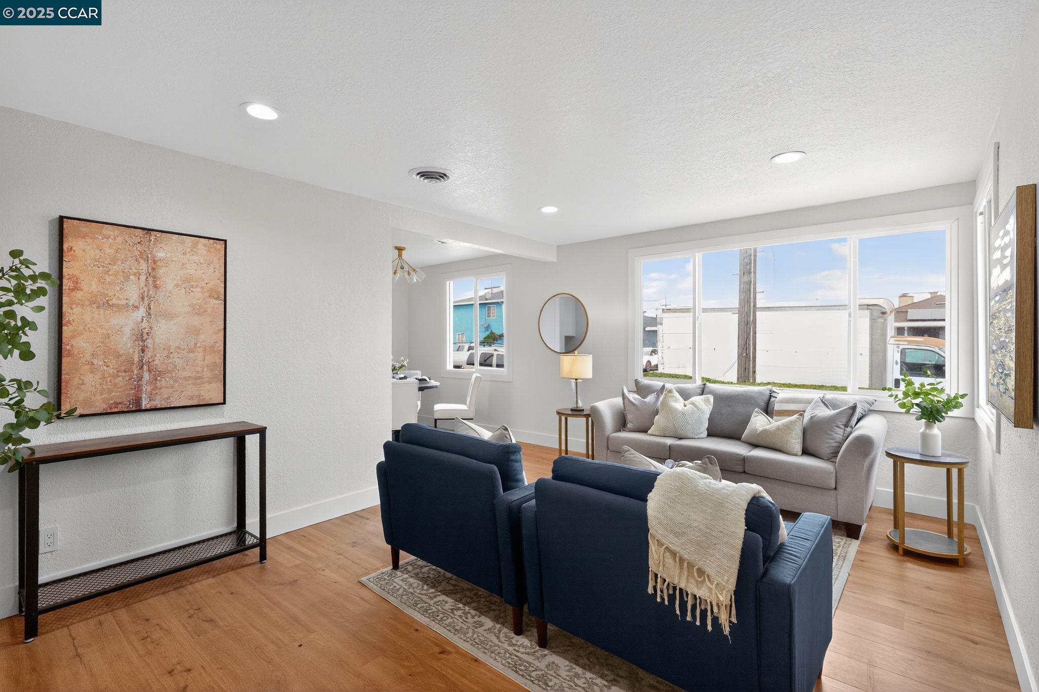 Detail Gallery Image 4 of 24 For 612 Lucas Avenue, Richmond,  CA 94801 - 3 Beds | 1 Baths