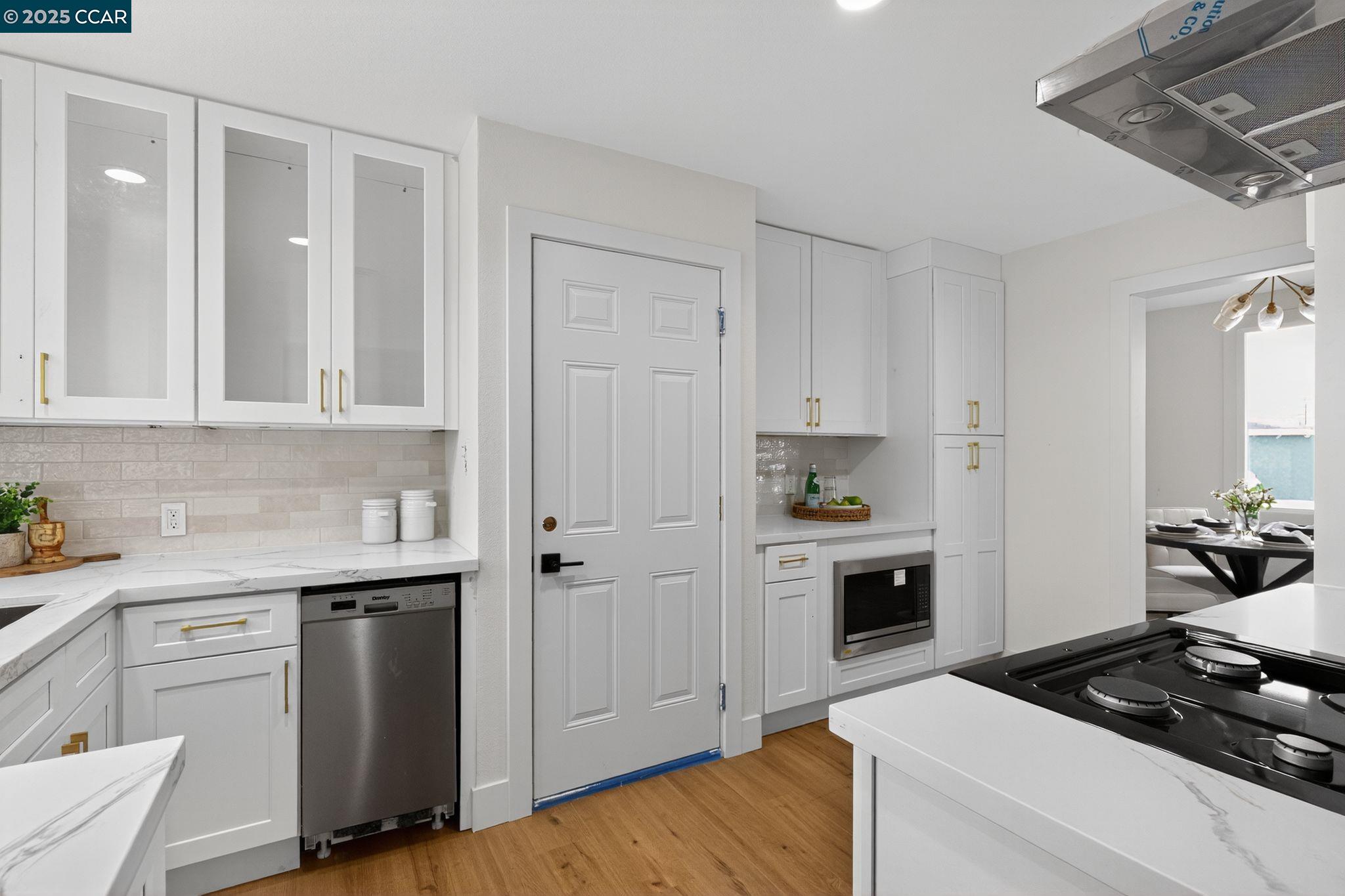 Detail Gallery Image 8 of 24 For 612 Lucas Avenue, Richmond,  CA 94801 - 3 Beds | 1 Baths