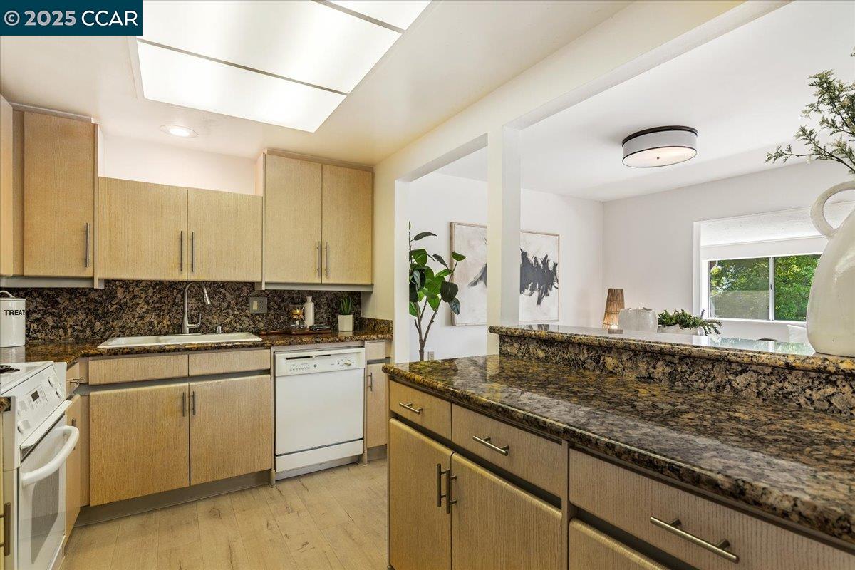 Photo #12: 41111499 Listing: Photo #12