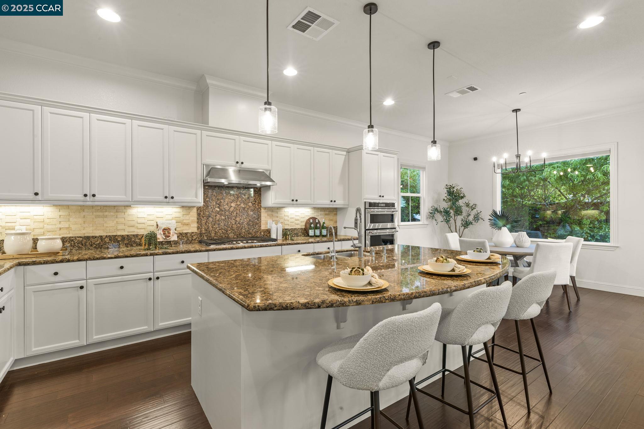 Detail Gallery Image 15 of 44 For 406 Glastonbury Ct, San Ramon,  CA 94582 - 4 Beds | 4/1 Baths