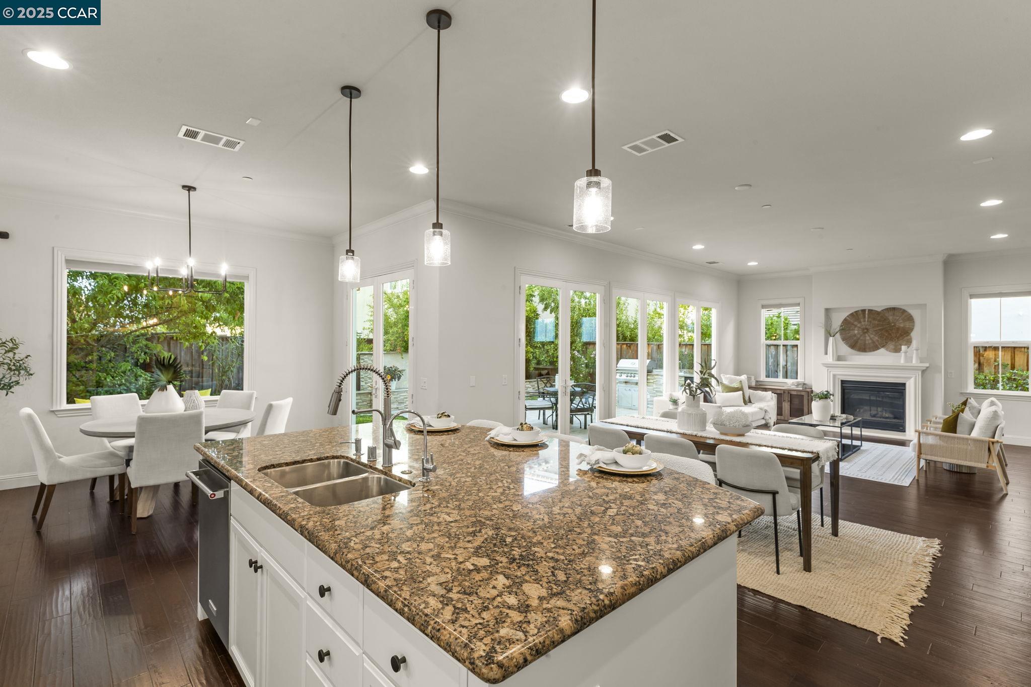 Detail Gallery Image 16 of 44 For 406 Glastonbury Ct, San Ramon,  CA 94582 - 4 Beds | 4/1 Baths