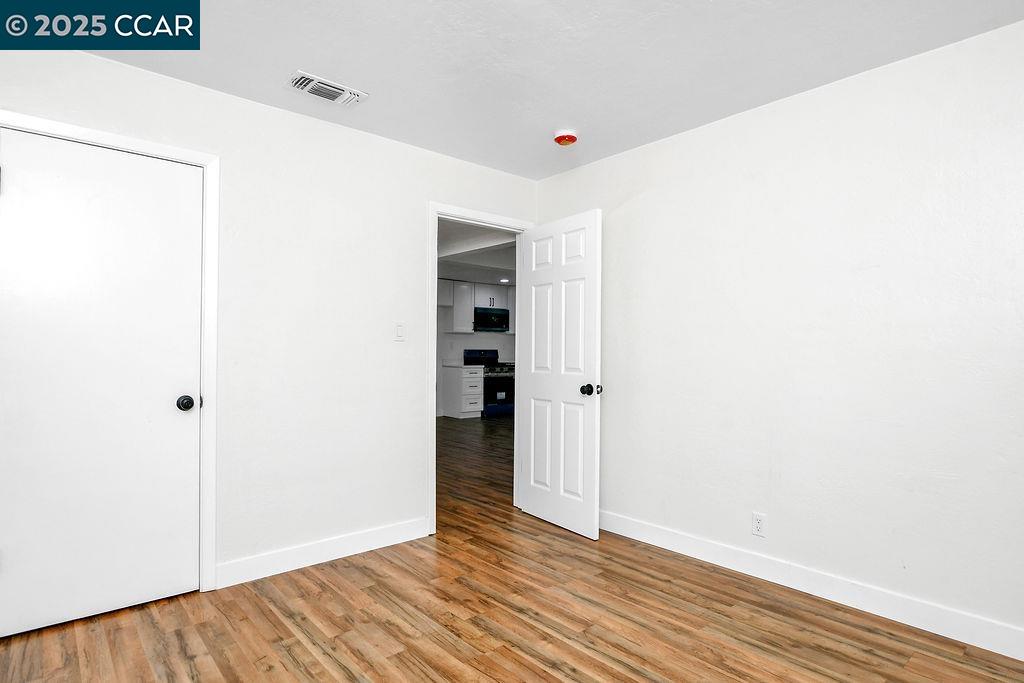 Detail Gallery Image 11 of 31 For 5111 Warwick Ave, Sacramento,  CA 95820 - 3 Beds | 2 Baths