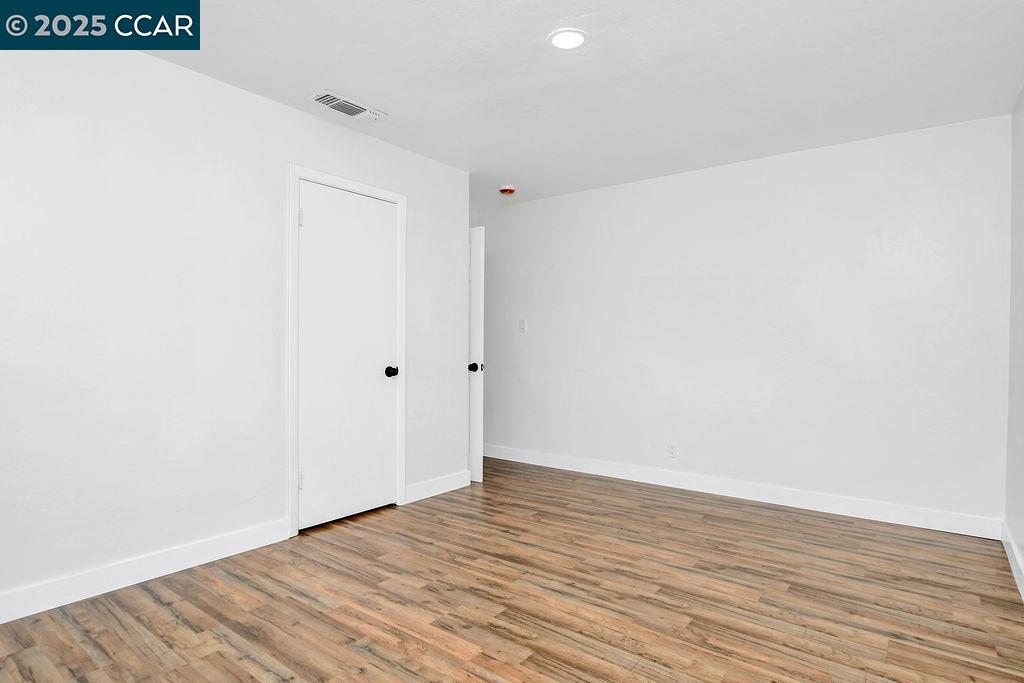 Detail Gallery Image 13 of 31 For 5111 Warwick Ave, Sacramento,  CA 95820 - 3 Beds | 2 Baths