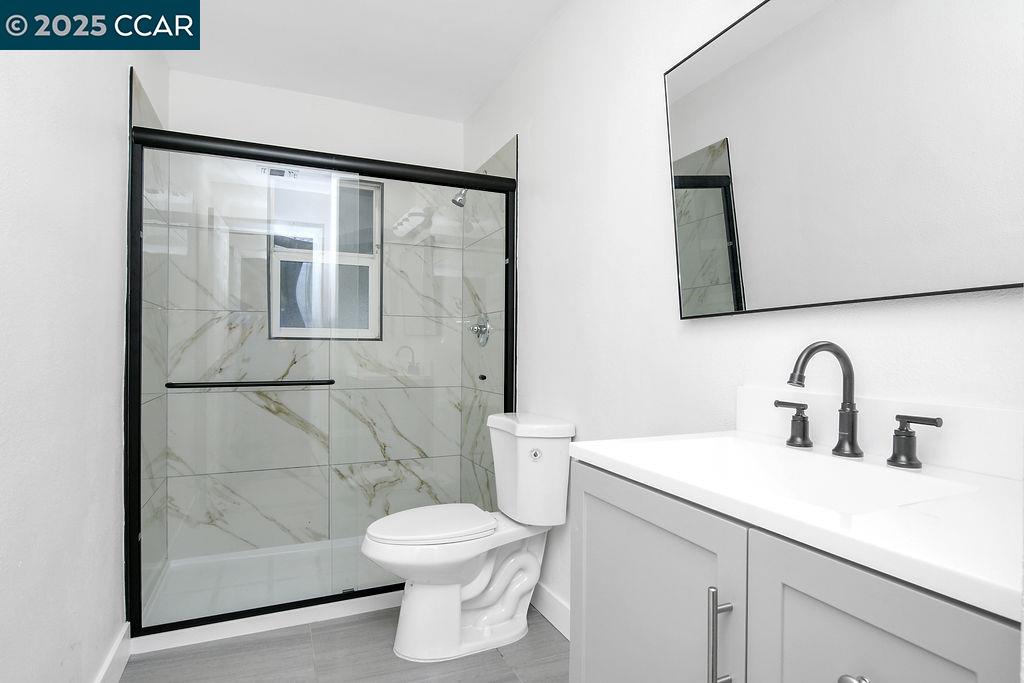 Detail Gallery Image 14 of 31 For 5111 Warwick Ave, Sacramento,  CA 95820 - 3 Beds | 2 Baths