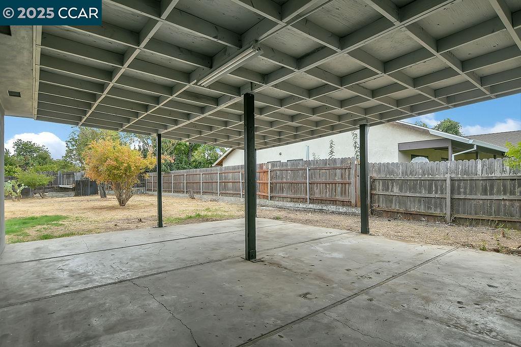 Detail Gallery Image 18 of 31 For 5111 Warwick Ave, Sacramento,  CA 95820 - 3 Beds | 2 Baths