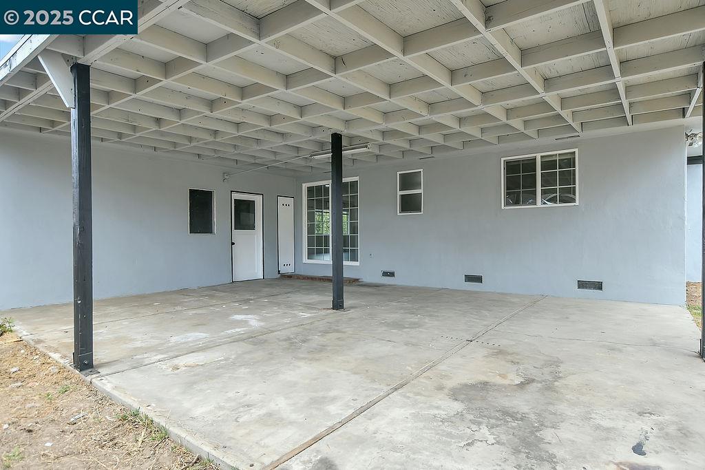 Detail Gallery Image 19 of 31 For 5111 Warwick Ave, Sacramento,  CA 95820 - 3 Beds | 2 Baths
