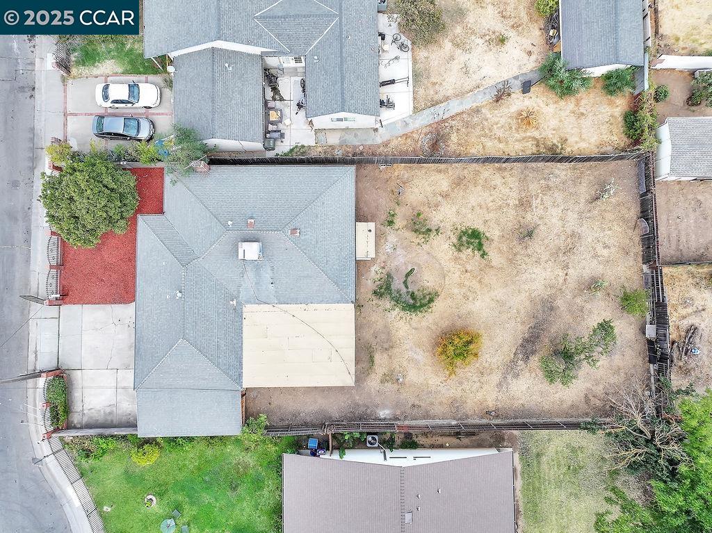 Detail Gallery Image 25 of 31 For 5111 Warwick Ave, Sacramento,  CA 95820 - 3 Beds | 2 Baths