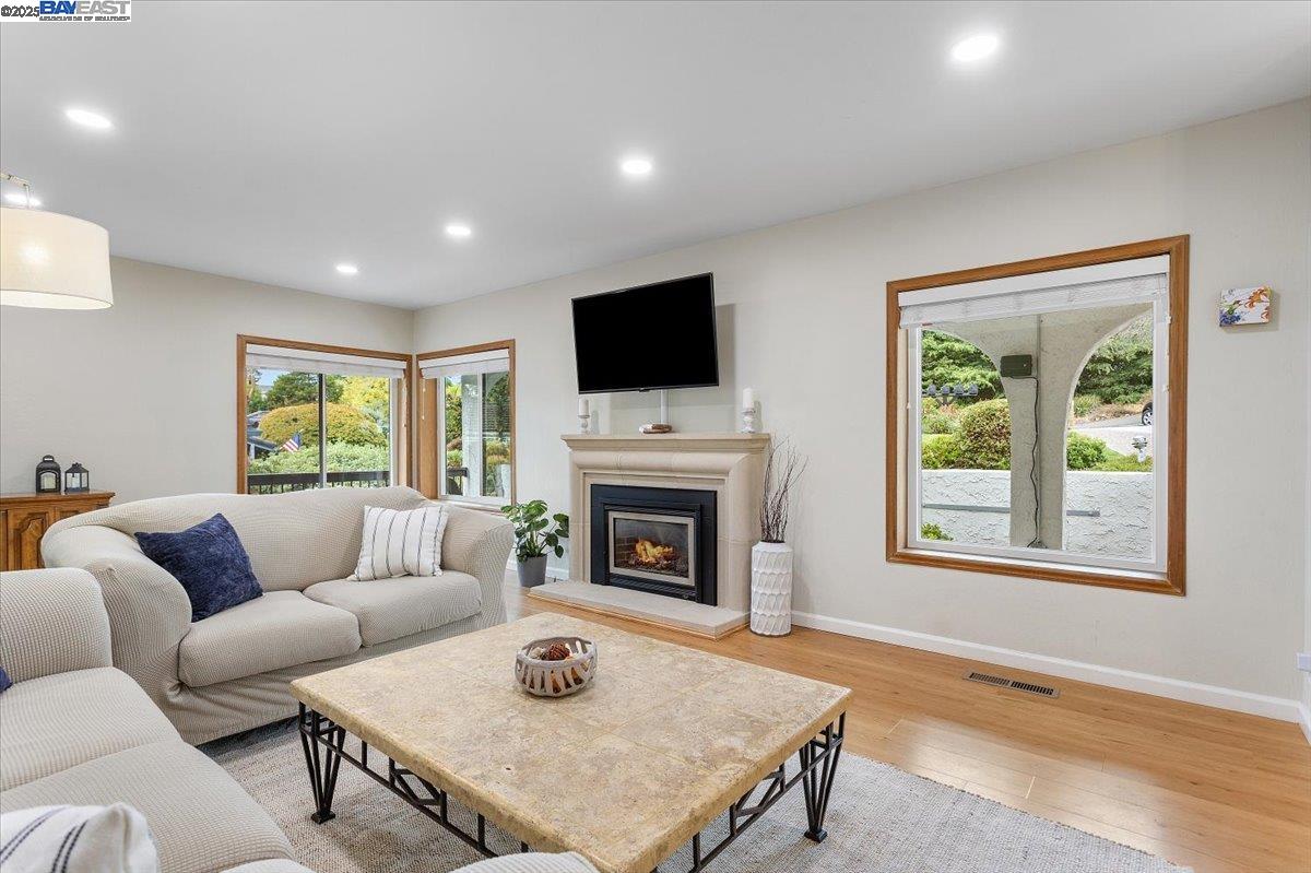 Detail Gallery Image 11 of 58 For 9 Westminster Pl, Lafayette,  CA 94549 - 3 Beds | 2 Baths
