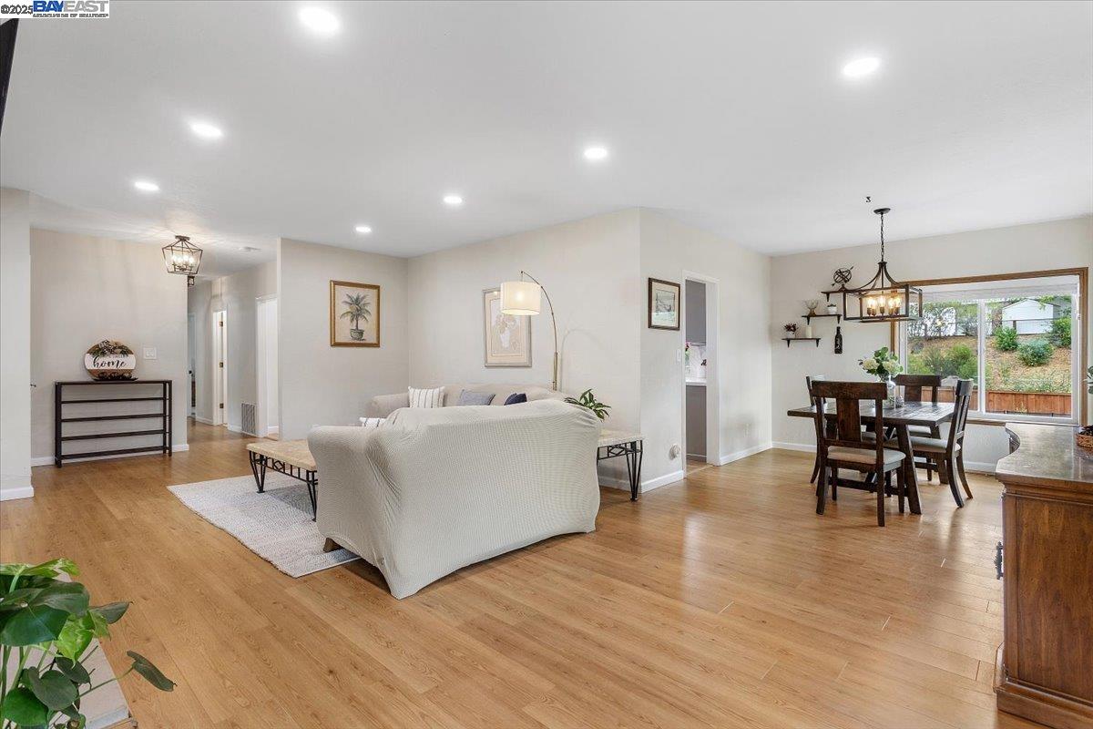 Detail Gallery Image 13 of 58 For 9 Westminster Pl, Lafayette,  CA 94549 - 3 Beds | 2 Baths