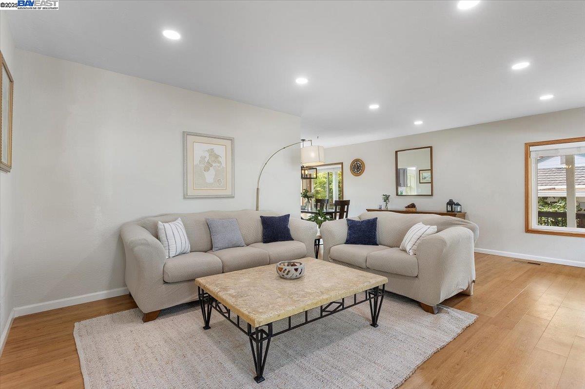 Detail Gallery Image 9 of 58 For 9 Westminster Pl, Lafayette,  CA 94549 - 3 Beds | 2 Baths