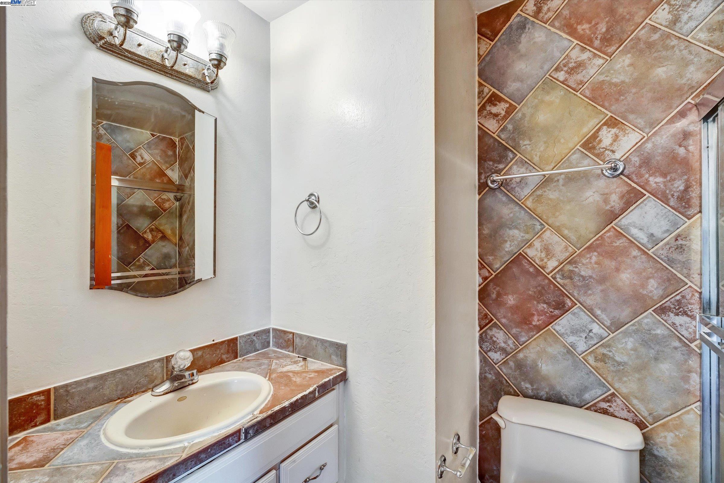 Detail Gallery Image 17 of 24 For 35926 Newark Blvd, Newark,  CA 94560 - 3 Beds | 2 Baths