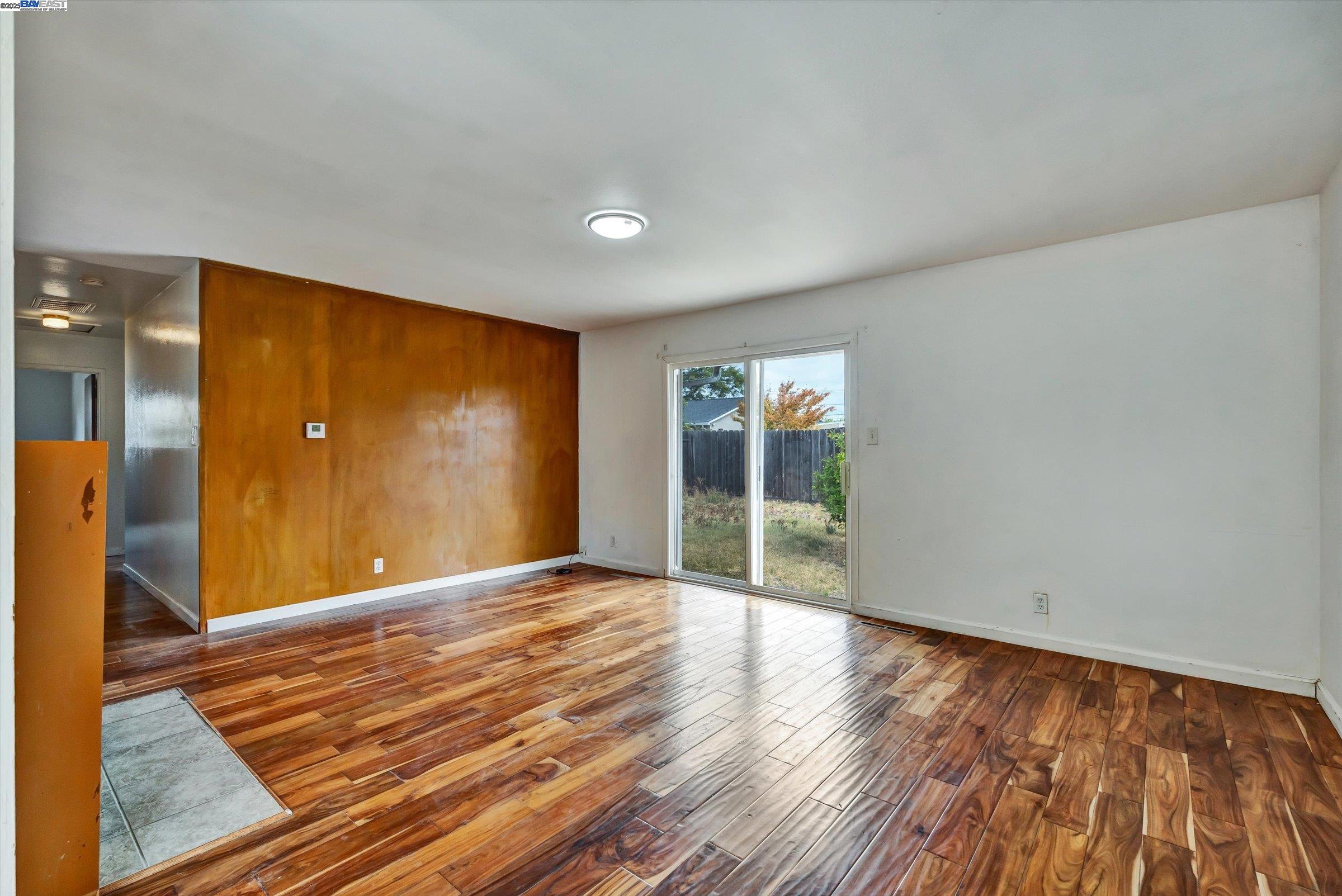 Detail Gallery Image 5 of 24 For 35926 Newark Blvd, Newark,  CA 94560 - 3 Beds | 2 Baths