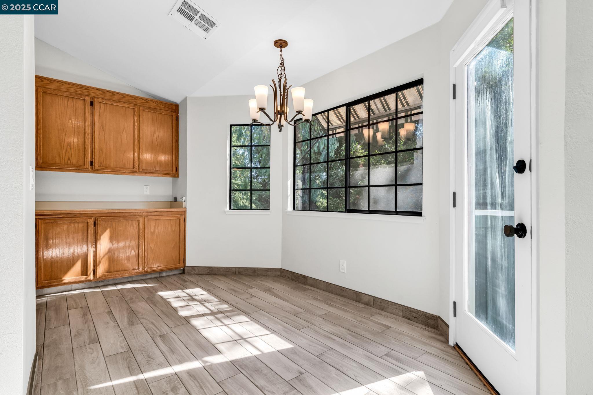 Detail Gallery Image 17 of 32 For 236 Canyon Woods Way #B,  San Ramon,  CA 94582 - 2 Beds | 2 Baths