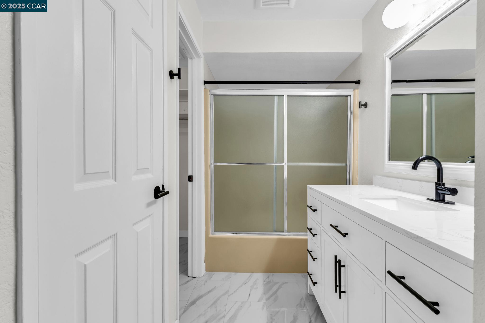 Detail Gallery Image 25 of 32 For 236 Canyon Woods Way #B,  San Ramon,  CA 94582 - 2 Beds | 2 Baths