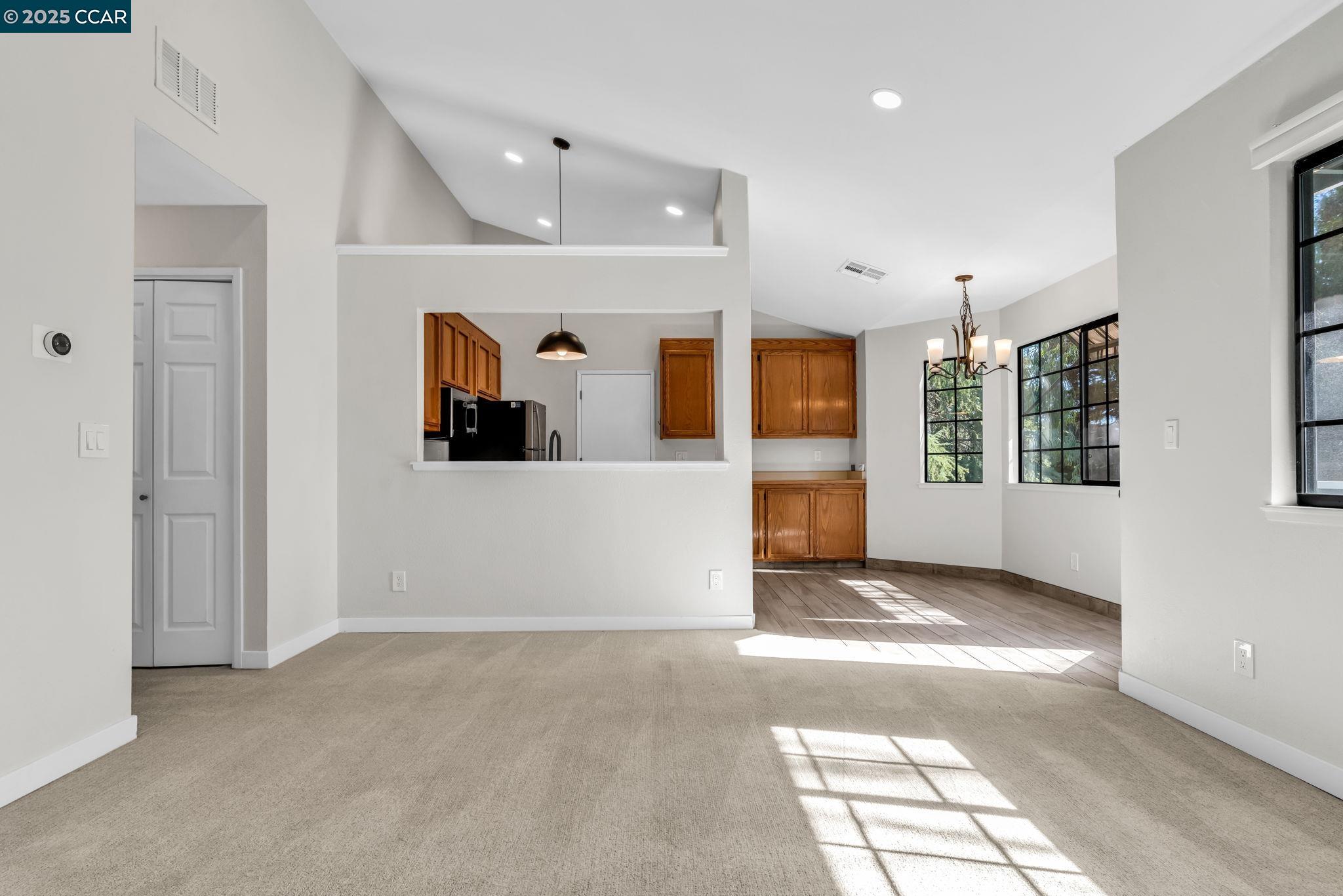 Detail Gallery Image 7 of 32 For 236 Canyon Woods Way #B,  San Ramon,  CA 94582 - 2 Beds | 2 Baths