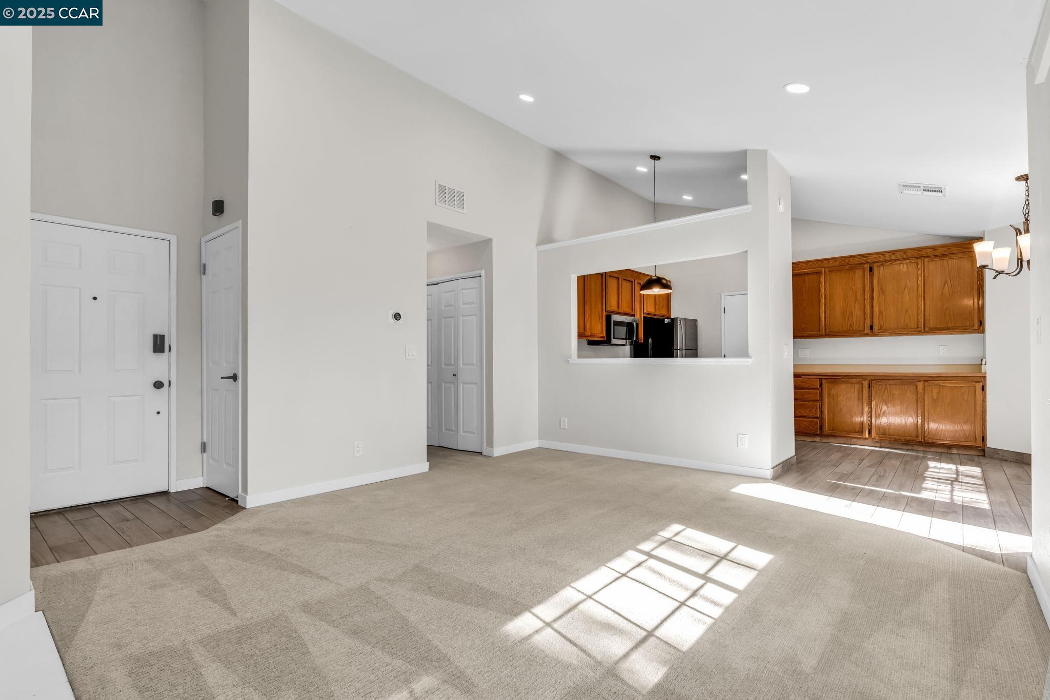 Detail Gallery Image 8 of 32 For 236 Canyon Woods Way #B,  San Ramon,  CA 94582 - 2 Beds | 2 Baths
