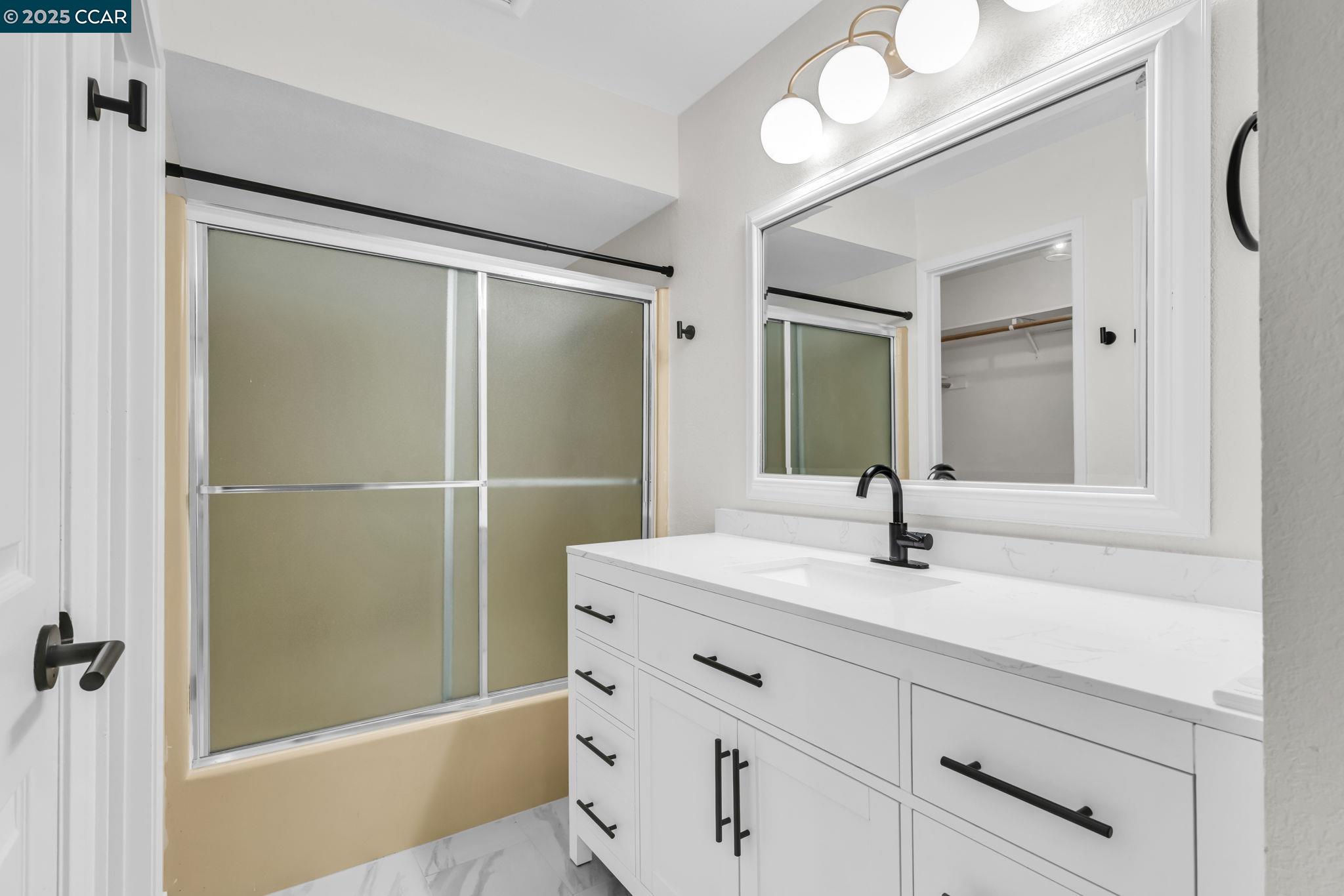 Detail Gallery Image 8 of 15 For 236 Canyon Woods Way #B,  San Ramon,  CA 94582 - 2 Beds | 2 Baths