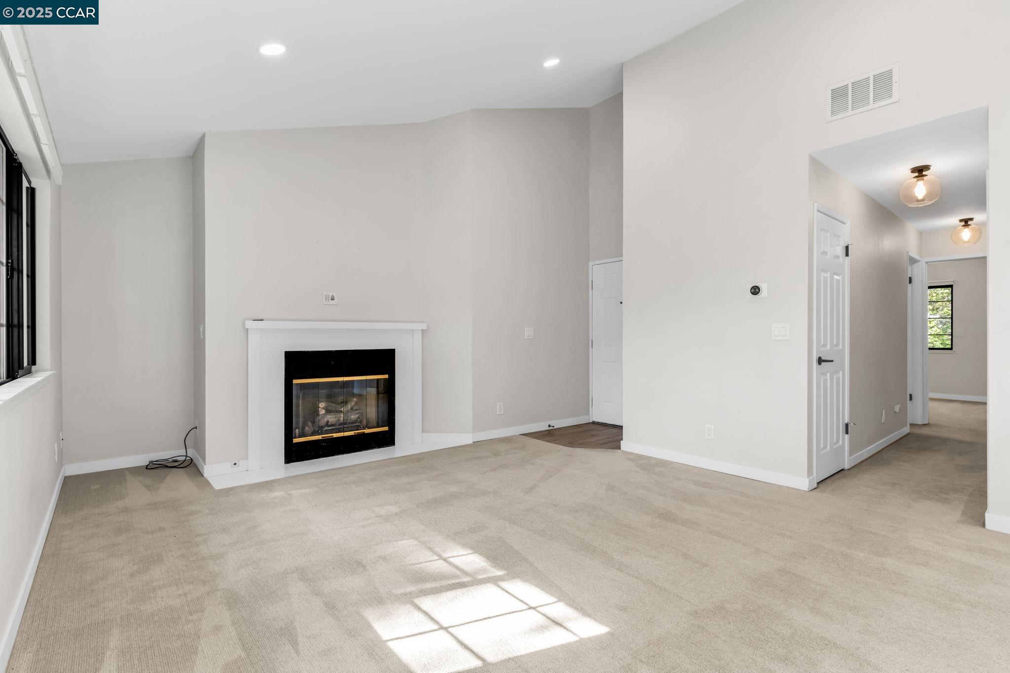 Detail Gallery Image 9 of 32 For 236 Canyon Woods Way #B,  San Ramon,  CA 94582 - 2 Beds | 2 Baths