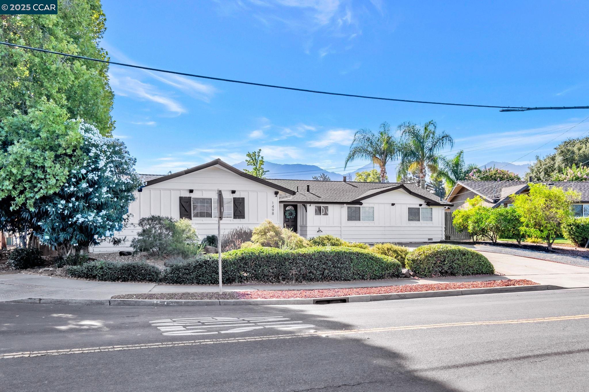 Detail Gallery Image 7 of 38 For 1498 Delaware Dr, Concord,  CA 94521 - 4 Beds | 2 Baths