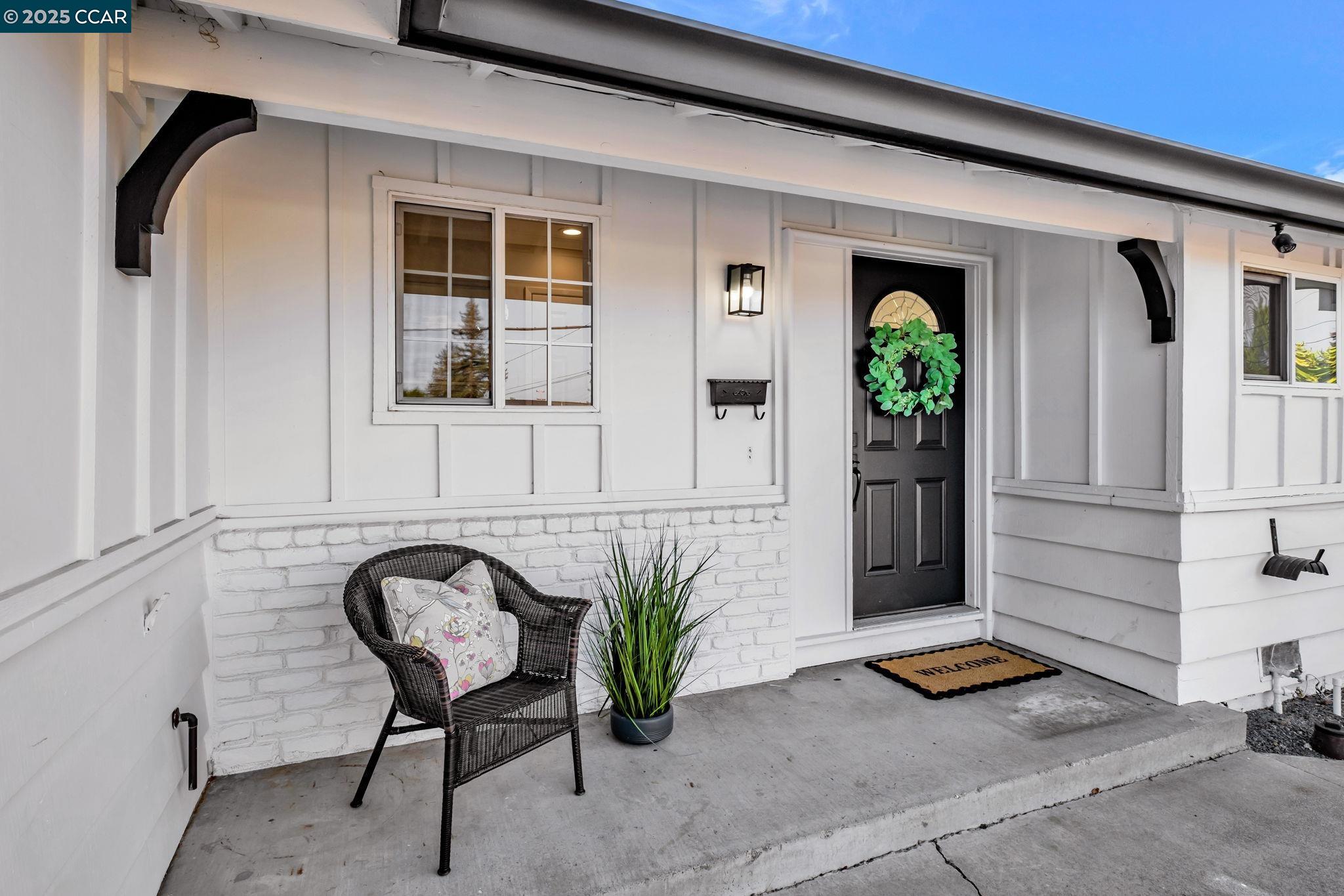 Detail Gallery Image 10 of 38 For 1498 Delaware Dr, Concord,  CA 94521 - 4 Beds | 2 Baths