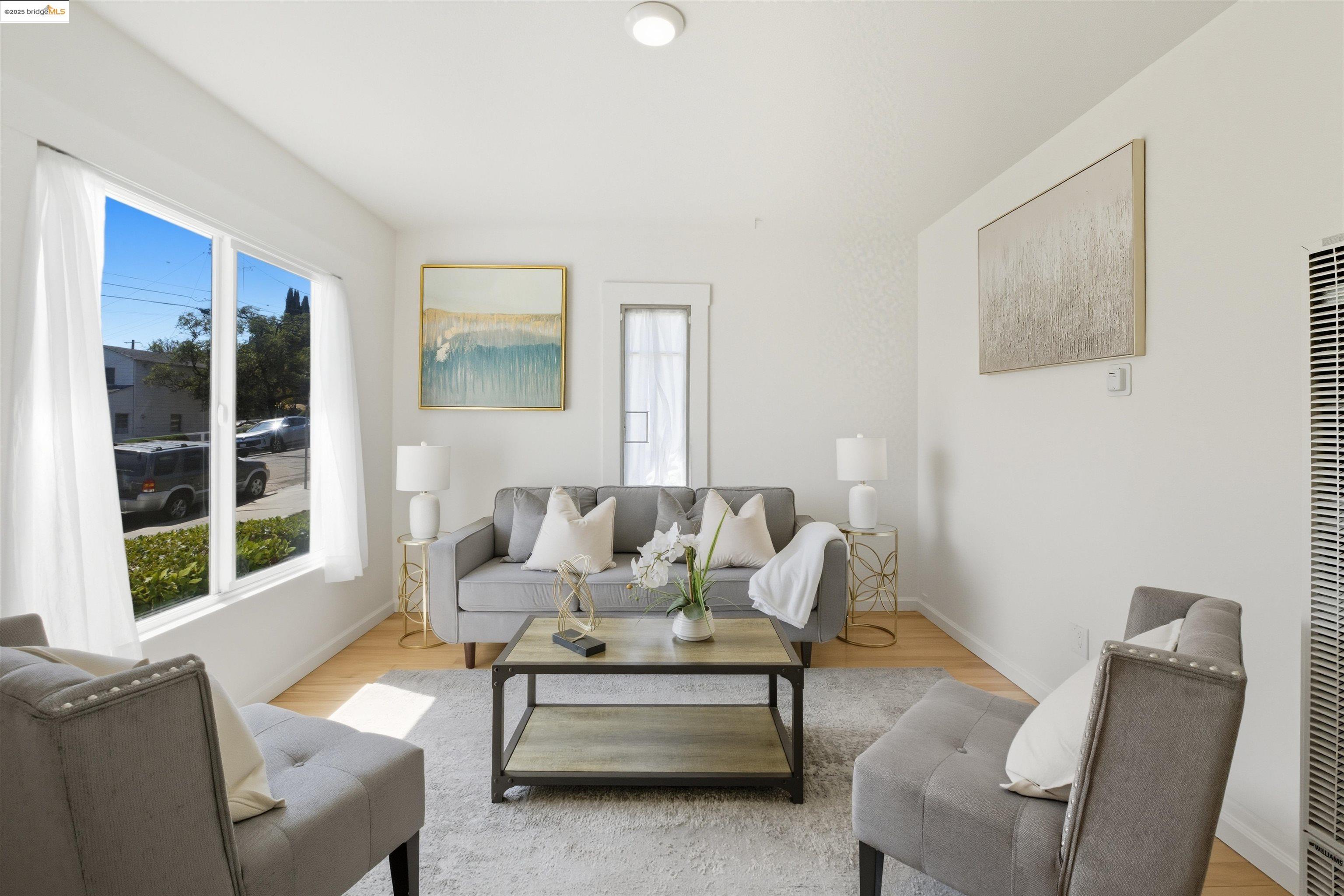 Detail Gallery Image 11 of 46 For 2721 Oliver Ave, Oakland,  CA 94605 - 3 Beds | 2 Baths