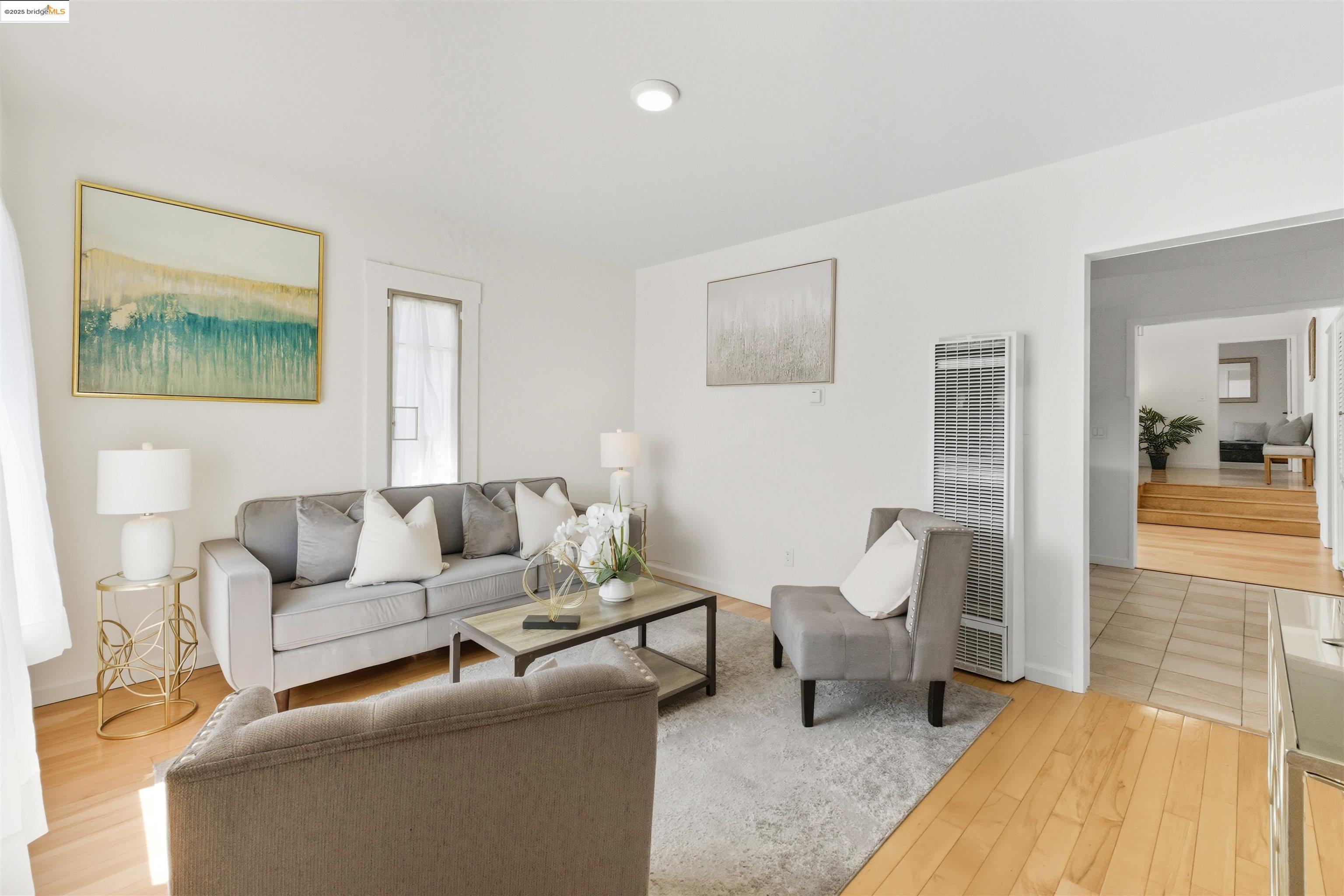 Detail Gallery Image 13 of 46 For 2721 Oliver Ave, Oakland,  CA 94605 - 3 Beds | 2 Baths