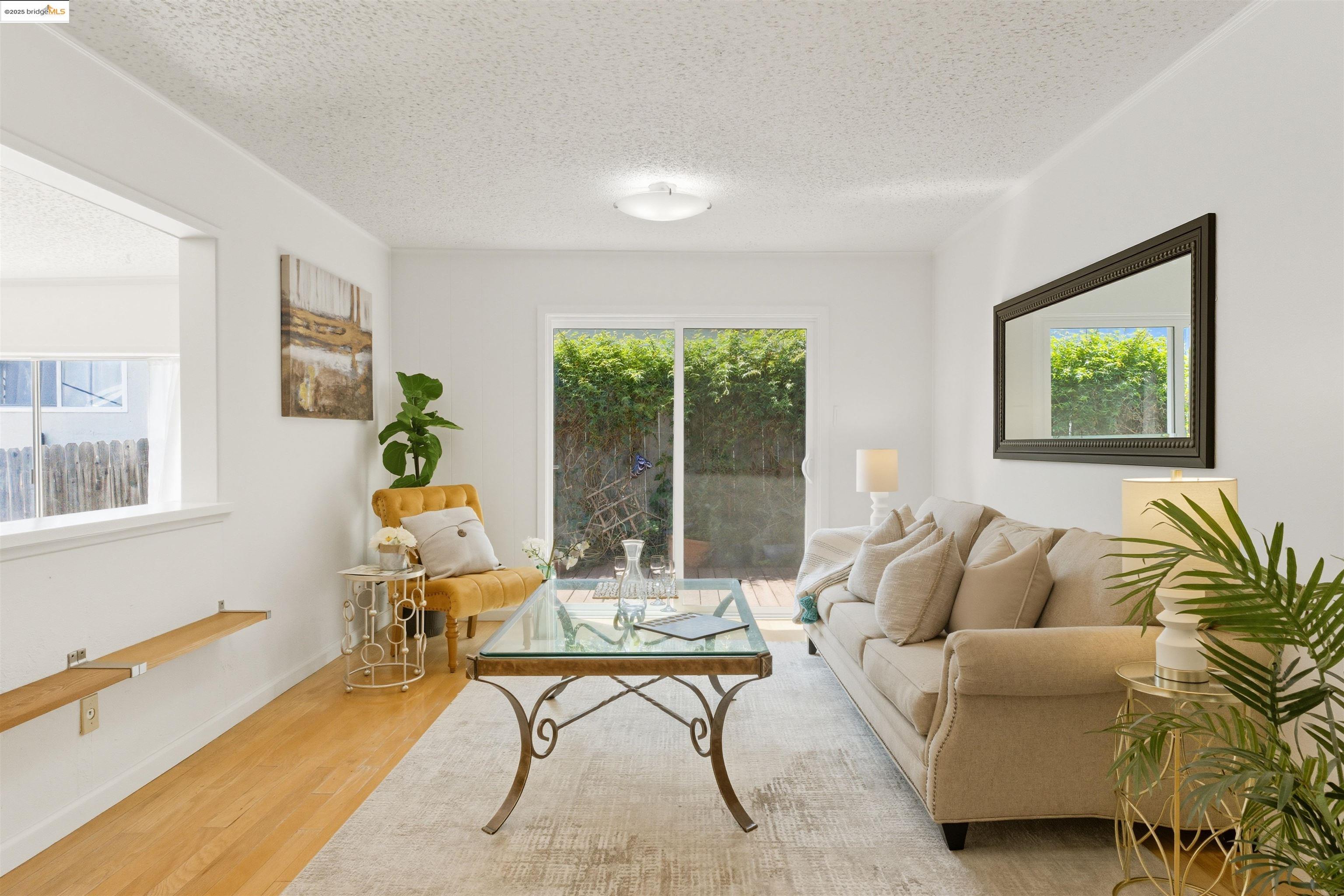 Detail Gallery Image 22 of 46 For 2721 Oliver Ave, Oakland,  CA 94605 - 3 Beds | 2 Baths
