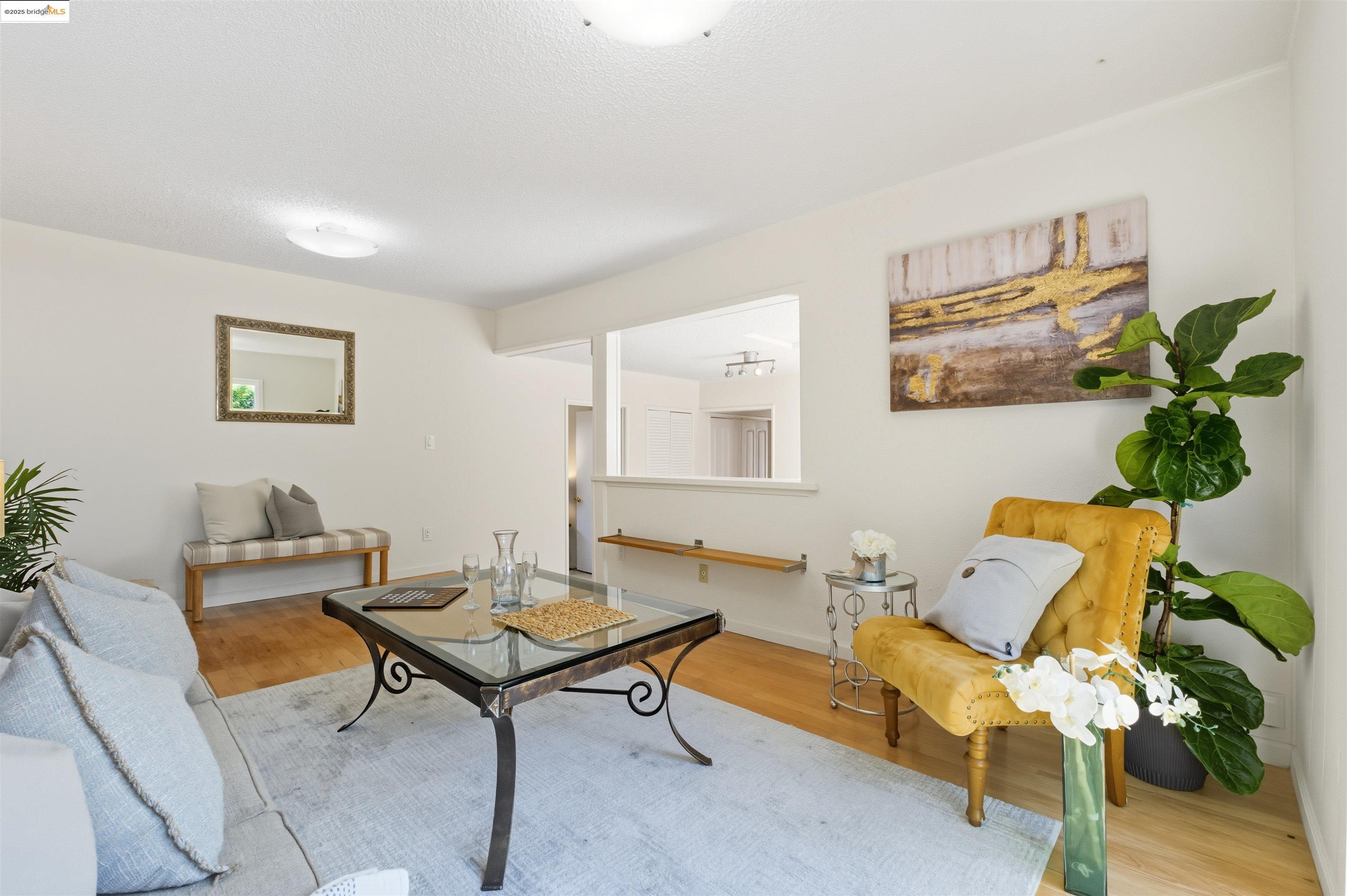 Detail Gallery Image 23 of 46 For 2721 Oliver Ave, Oakland,  CA 94605 - 3 Beds | 2 Baths